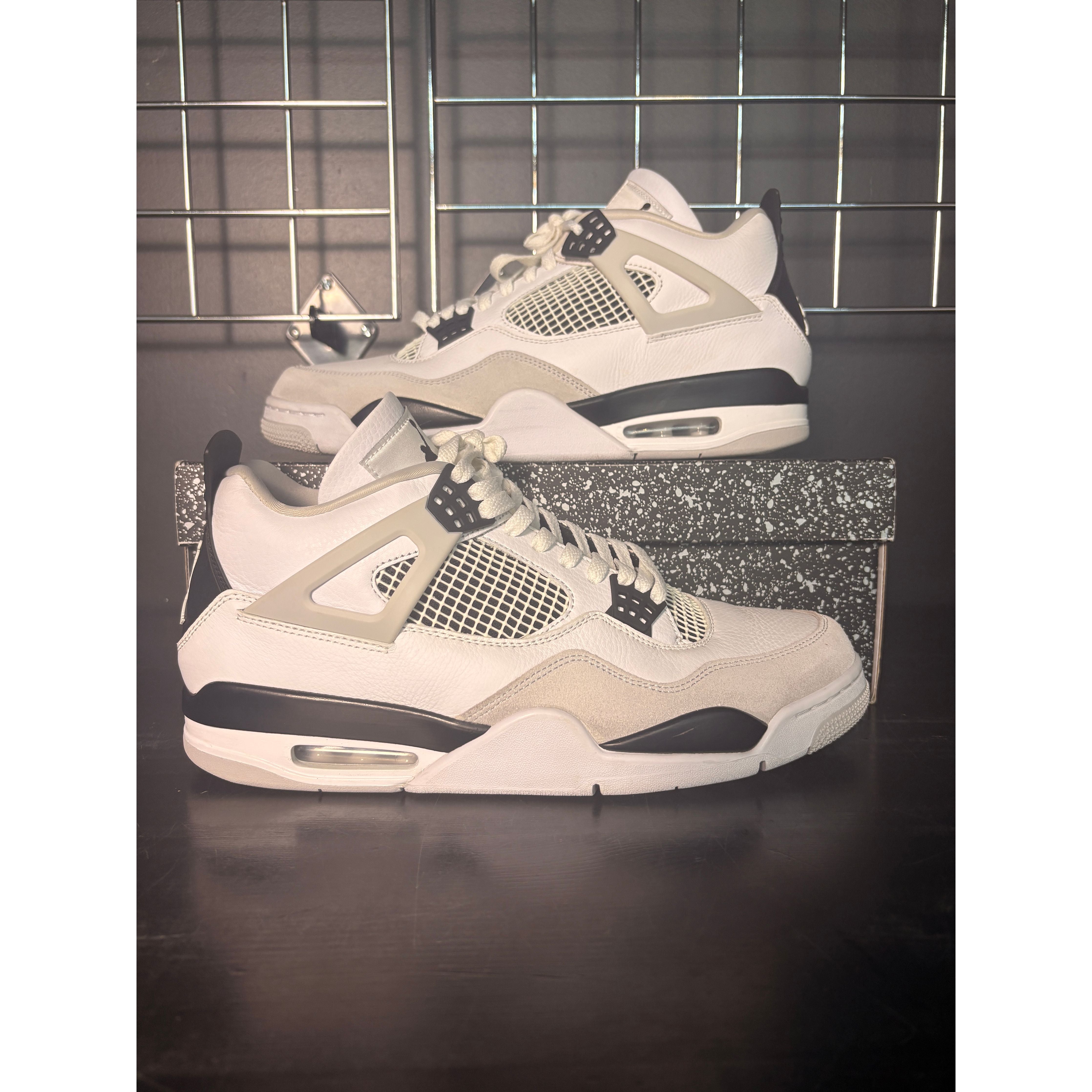Air Jordan 4 Retro "Military Black" **PRE-OWNED**