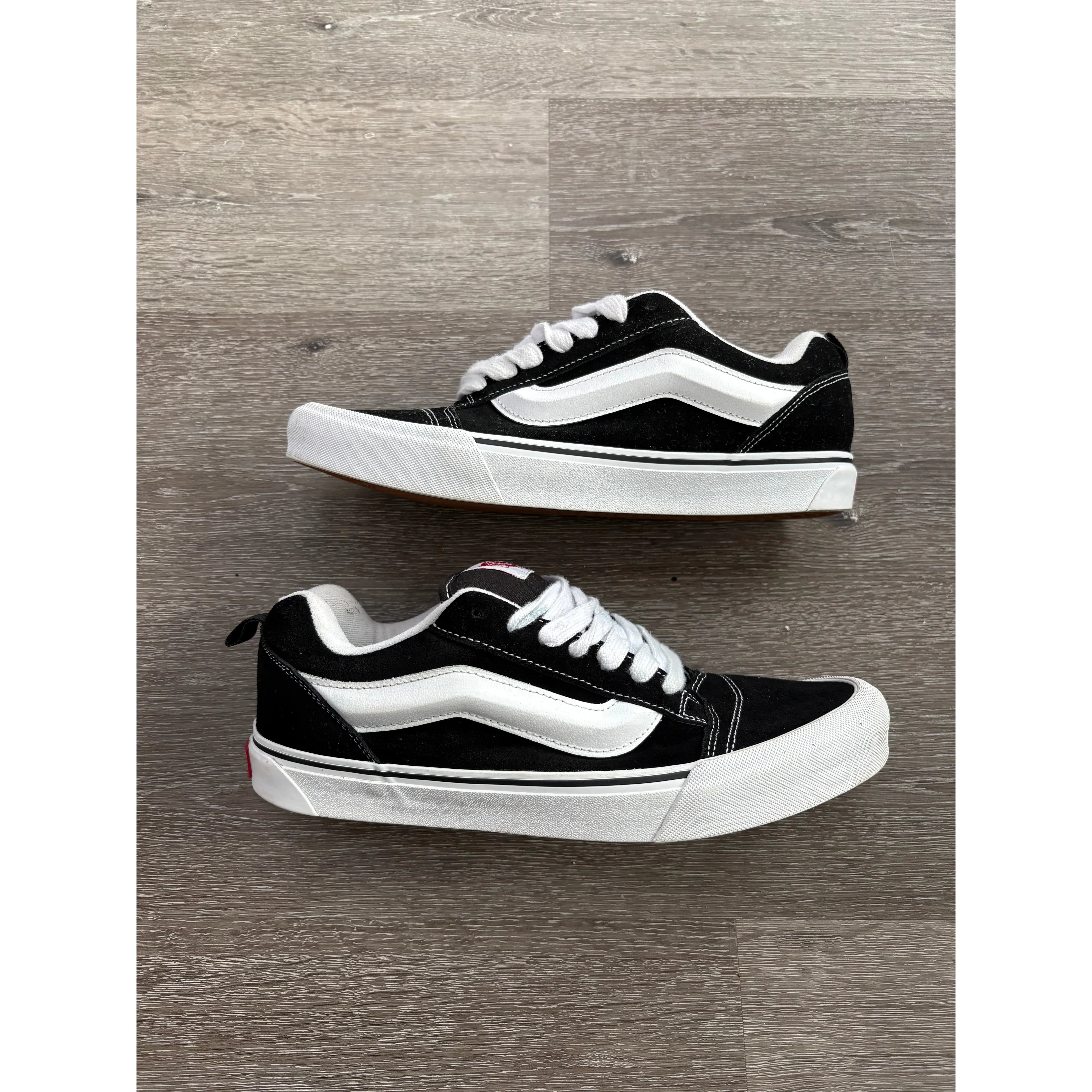 Vans Knu Skool "Black White" **PRE-OWNED**