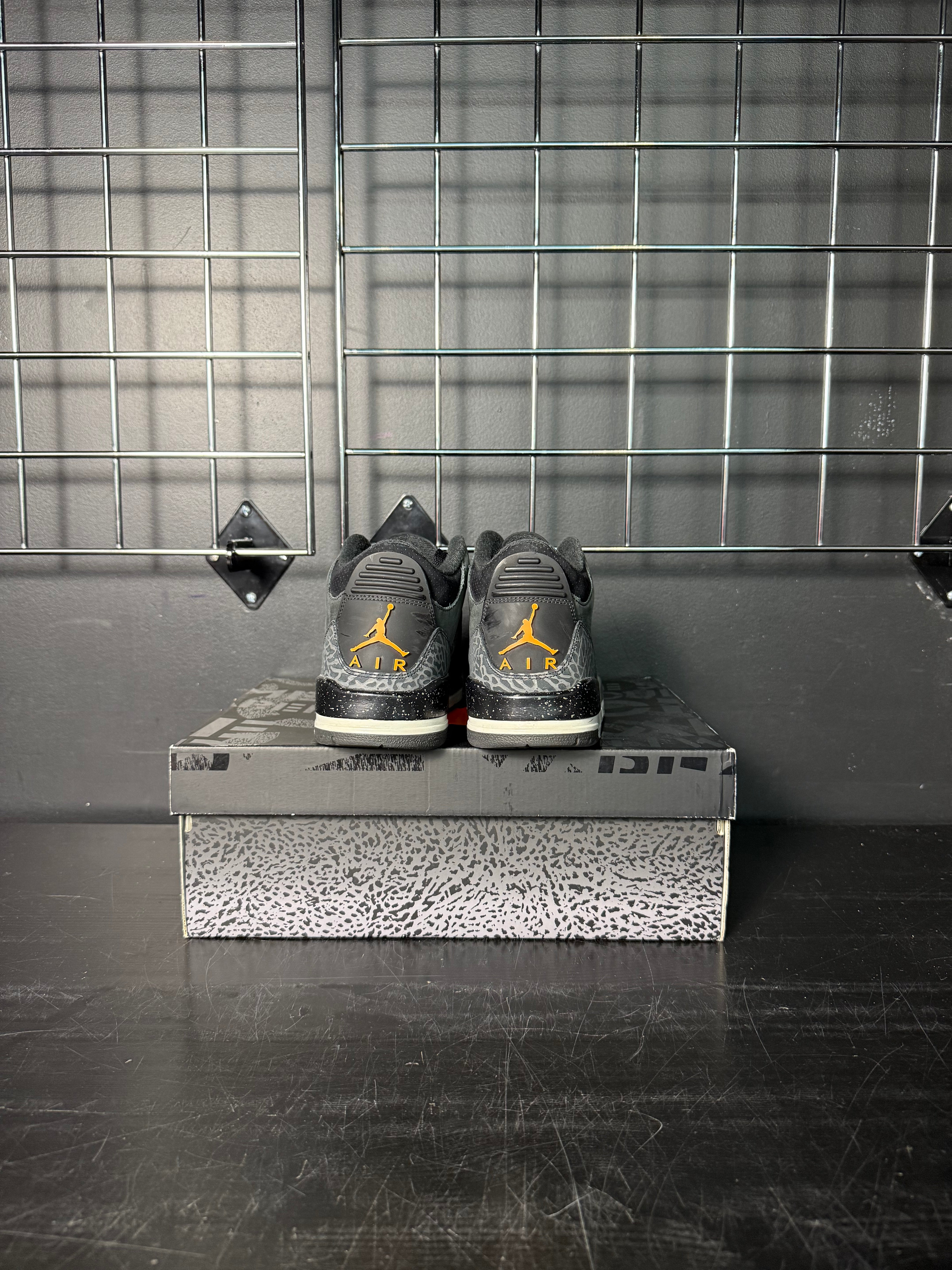 Air Jordan 3 Retro "Fear Pack" (2023) **PRE-OWNED**