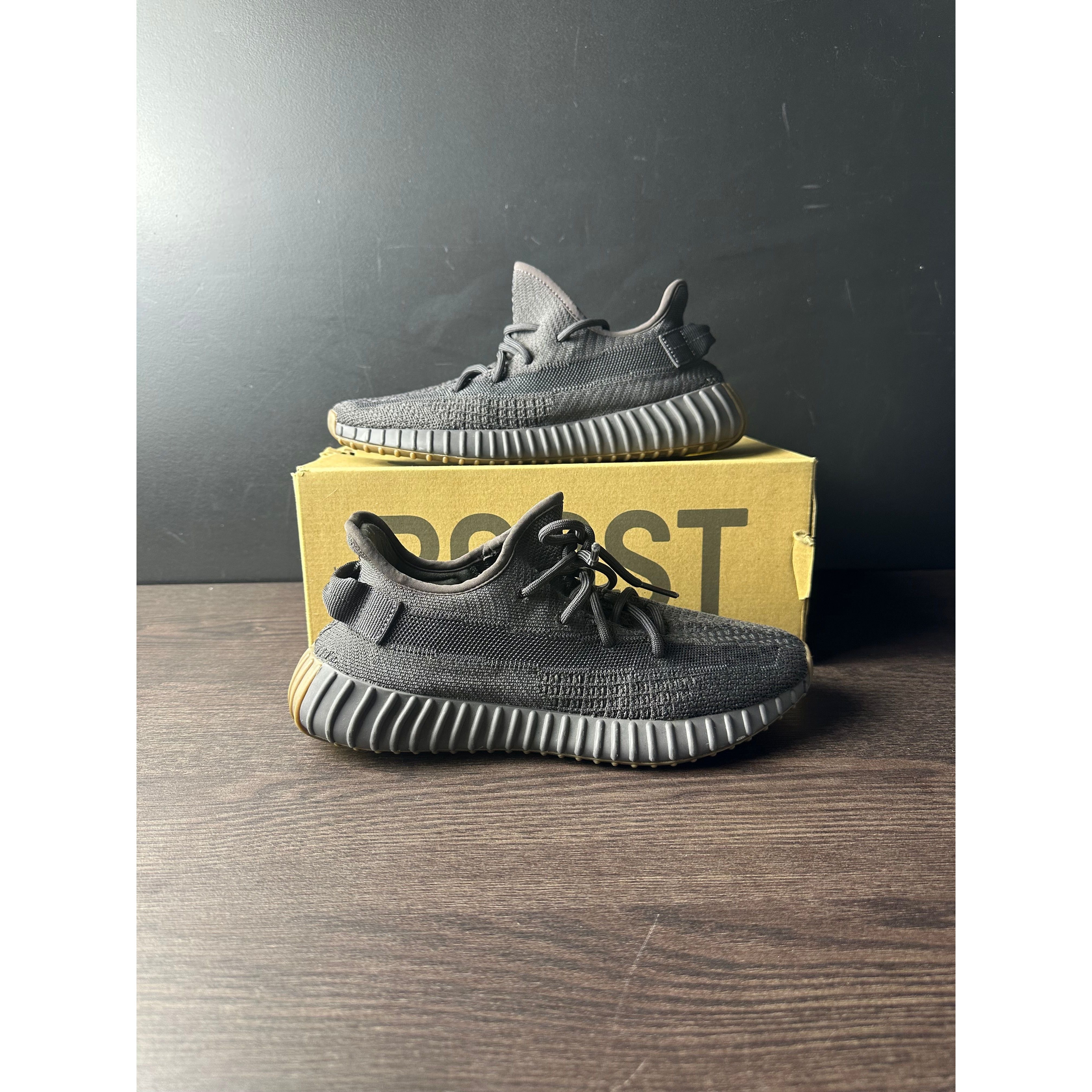 adidas Yeezy Boost 350 V2 "Cinder" **PRE-OWNED**