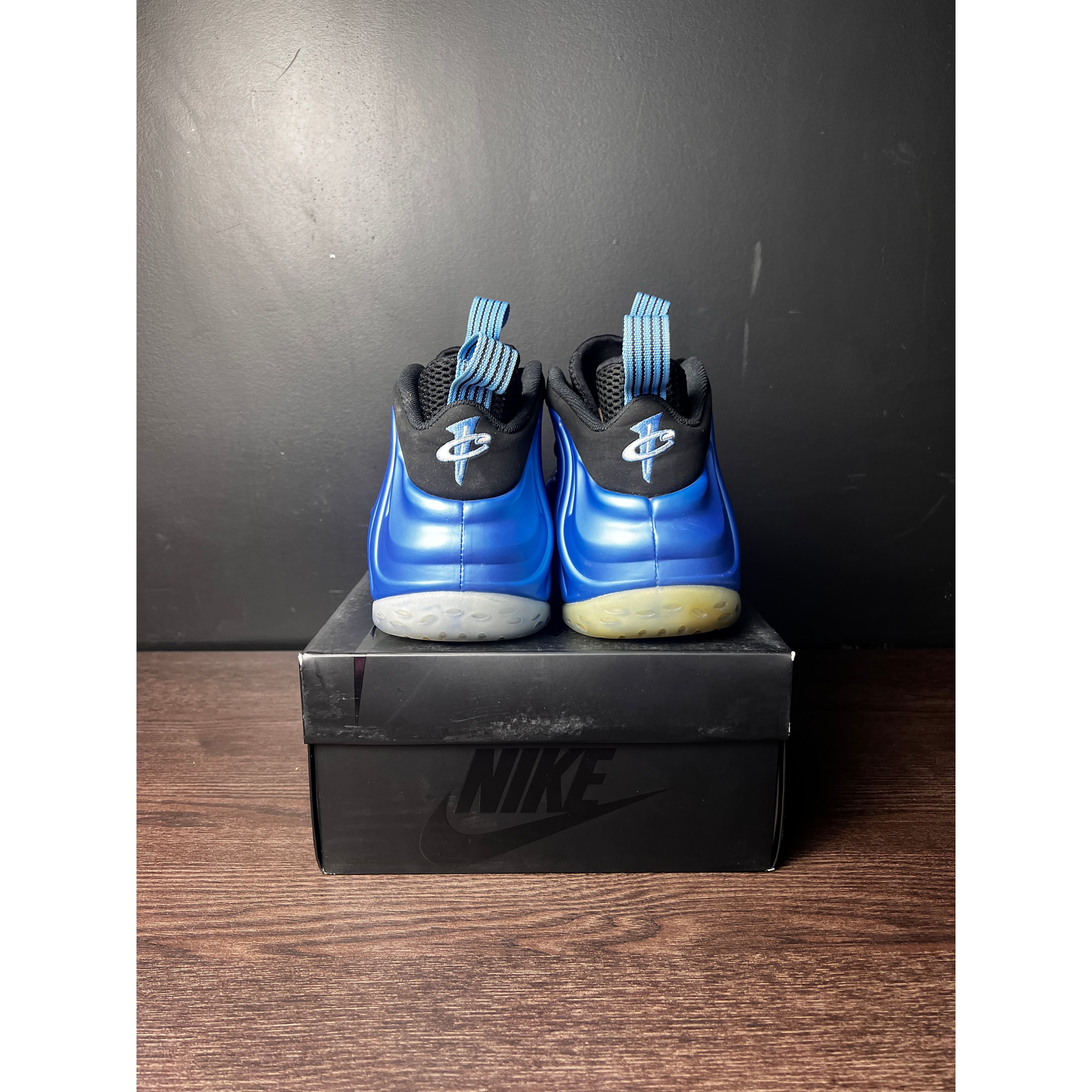 Nike Air Foamposite One "University Blue" **PRE-OWNED**
