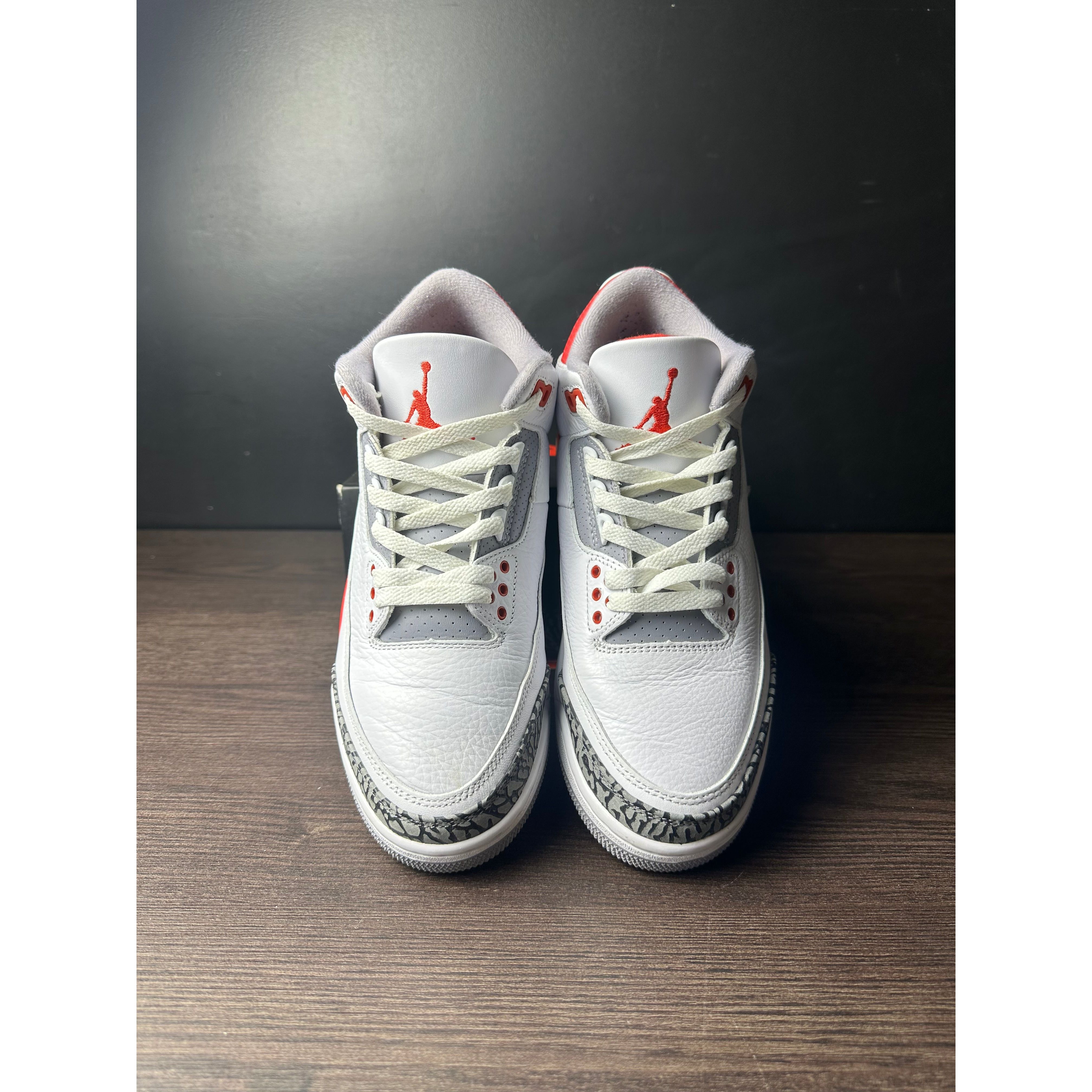 Air Jordan 3 Retro "Fire Red" (2022) **PRE-OWNED**