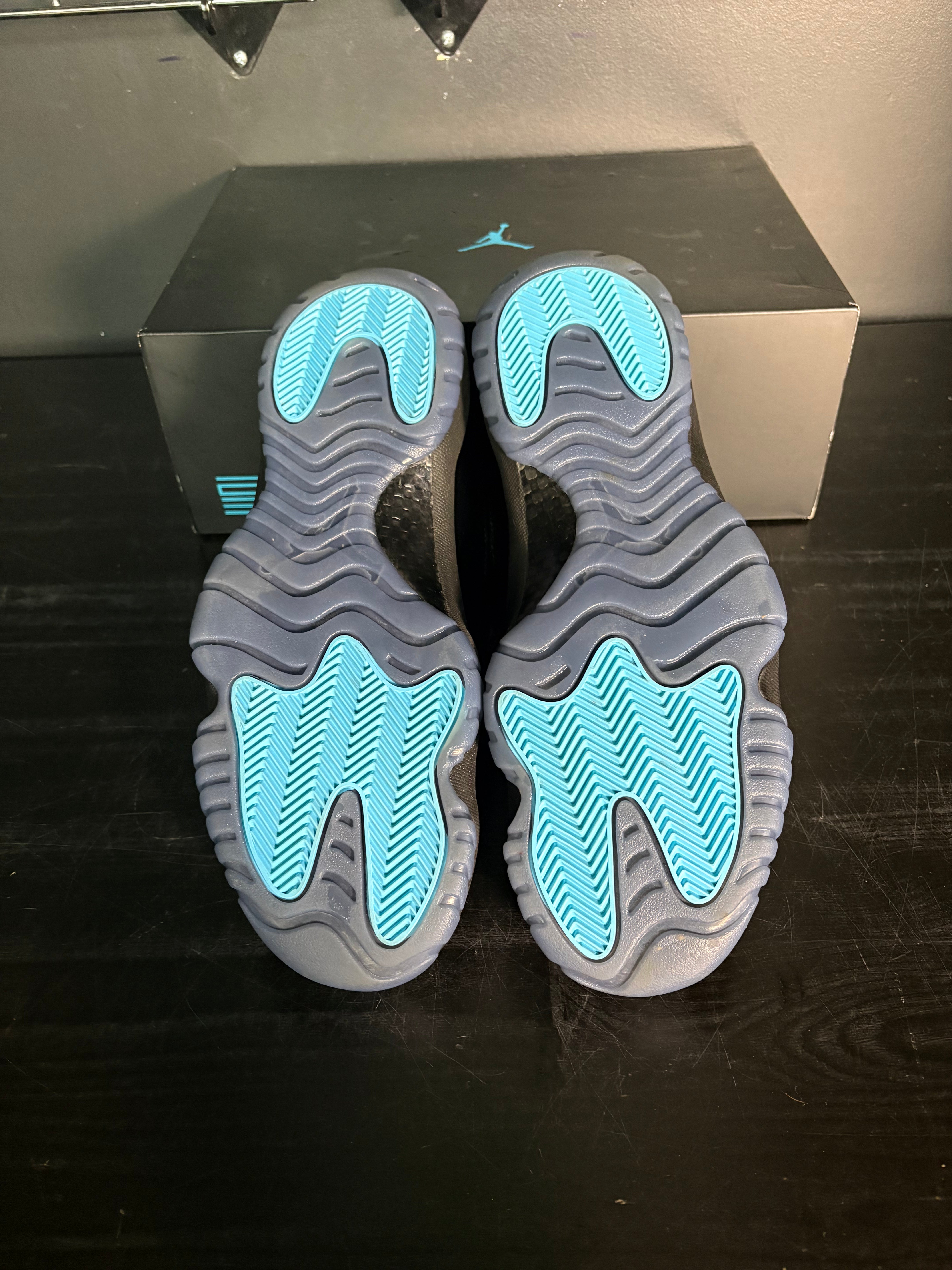 Air Jordan 11 Retro "Gamma Blue" (2025) **PRE-OWNED**