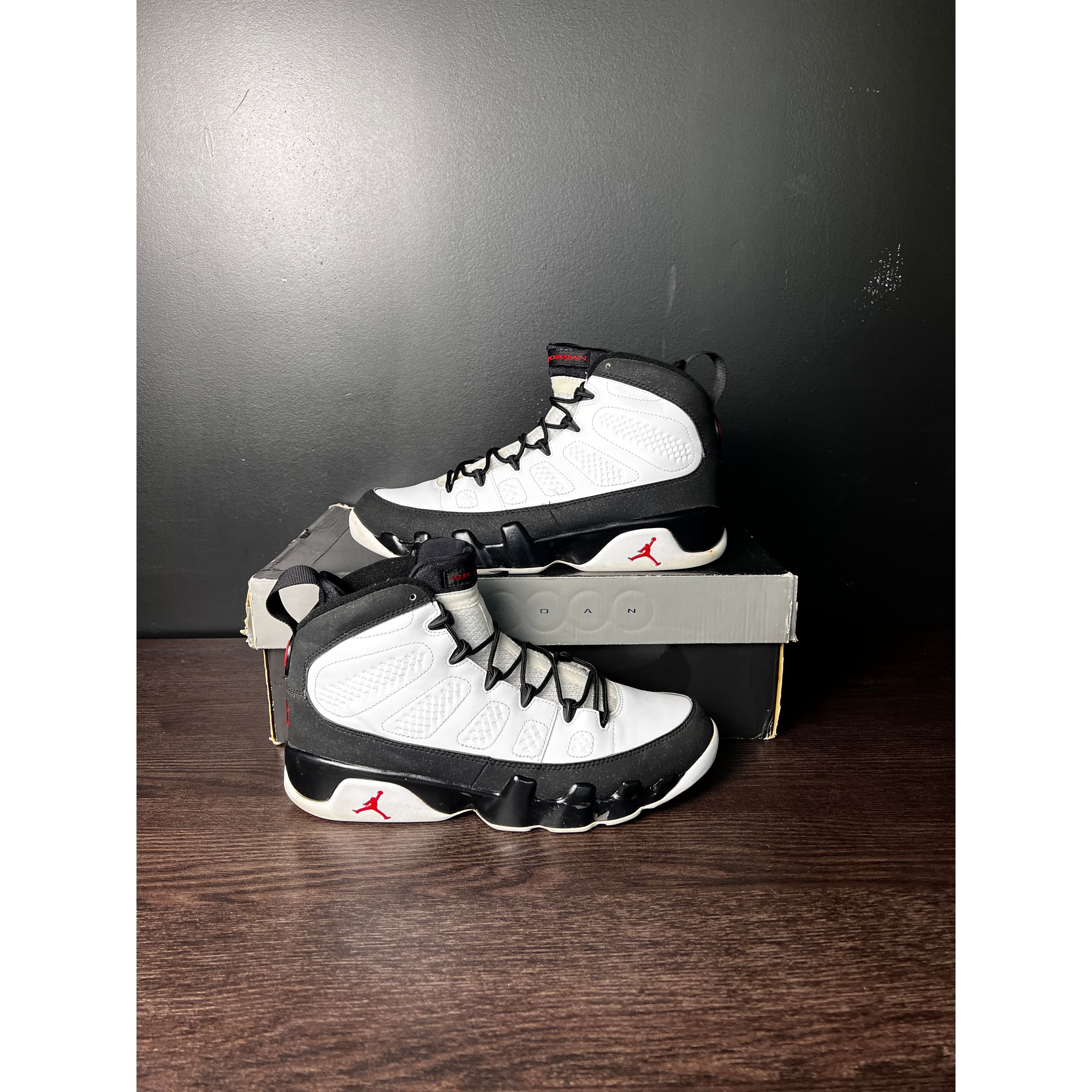 Air Jordan 9 Retro "White Black Red" (2010) **PRE-OWNED**