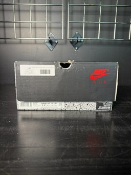 Air Jordan 5 Retro "Fire Red Black Tongue" (2025) **PRE-OWNED**