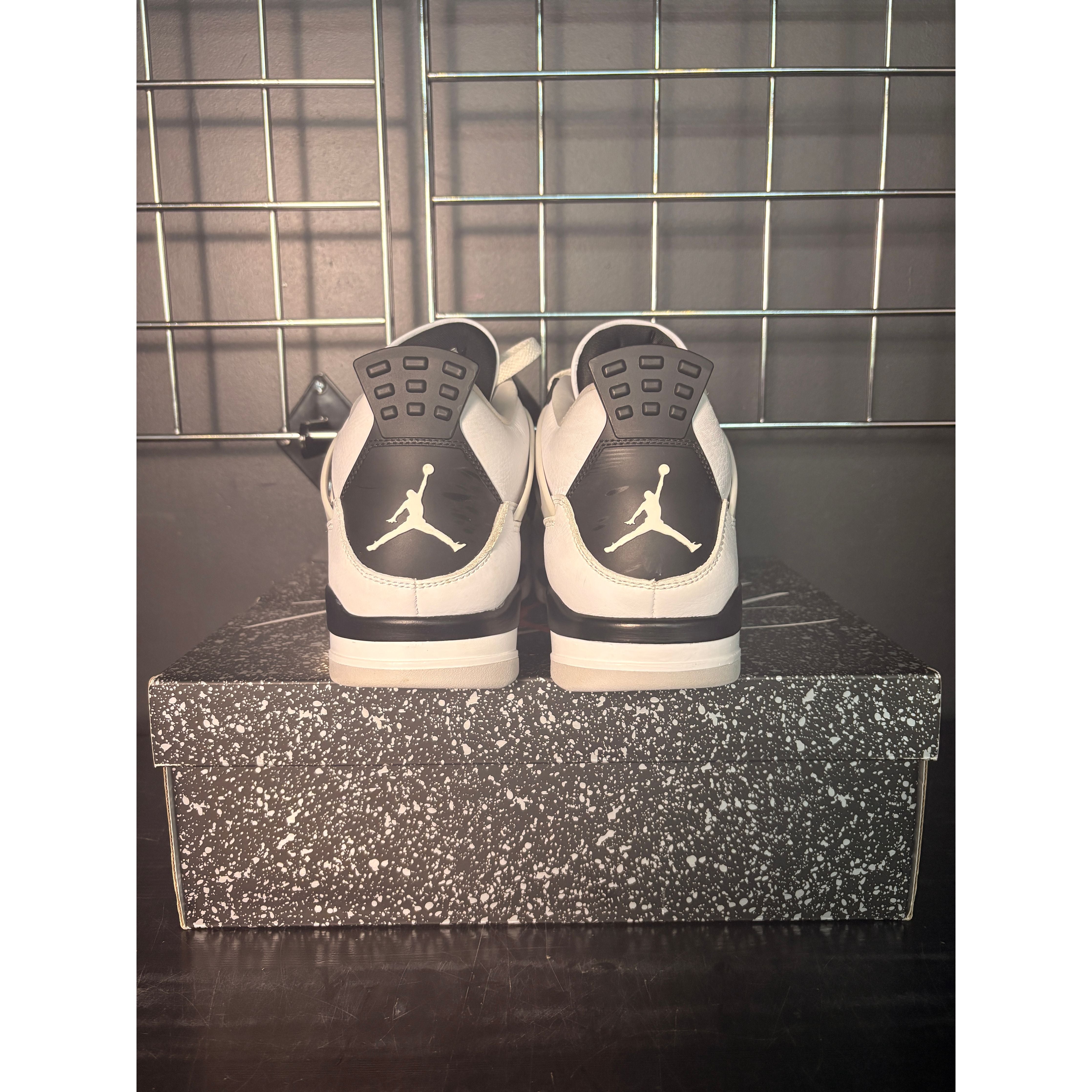 Air Jordan 4 Retro "Military Black" **PRE-OWNED**