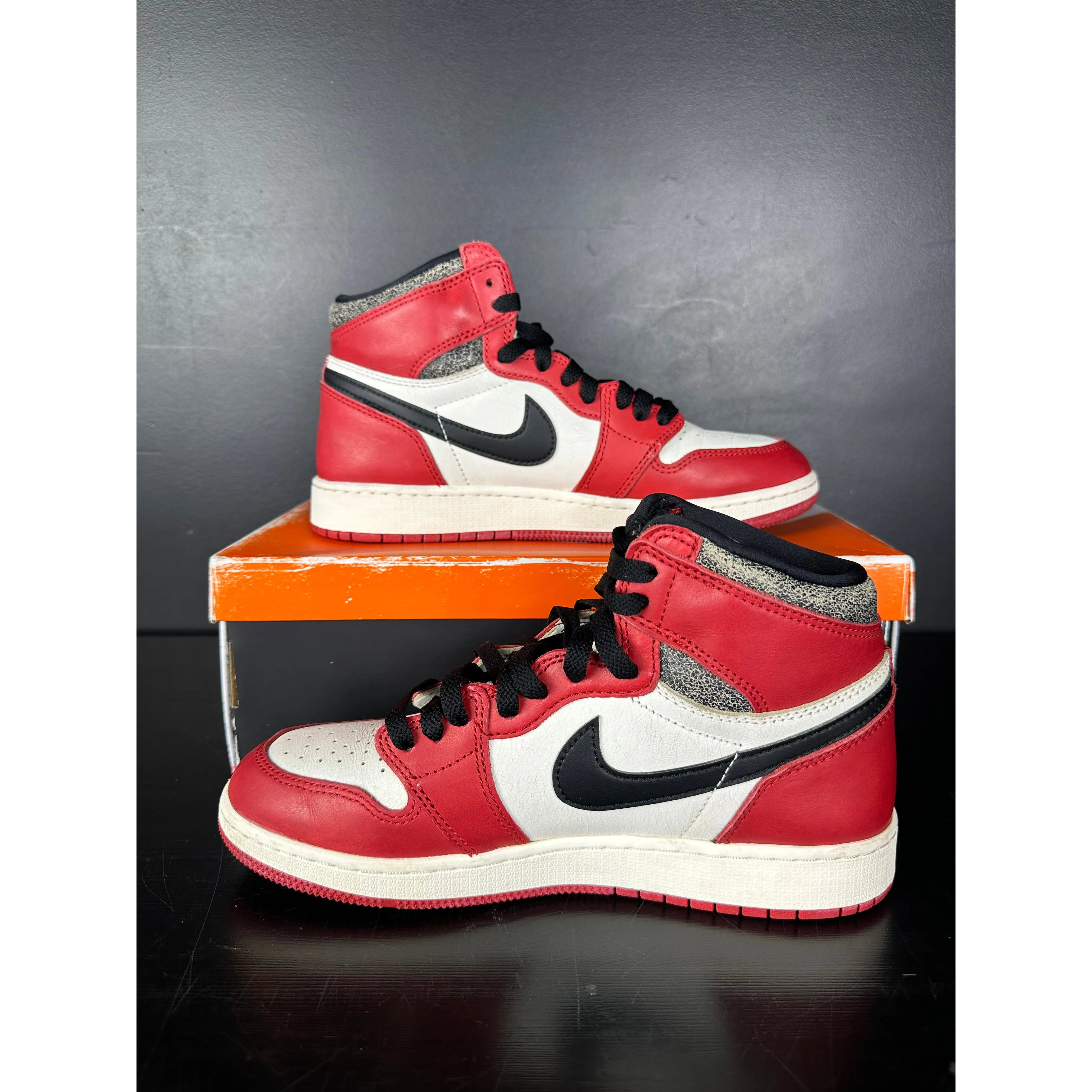 Air Jordan 1 Retro High OG "Chicago Lost and Found" (GS) **PRE-OWNED**