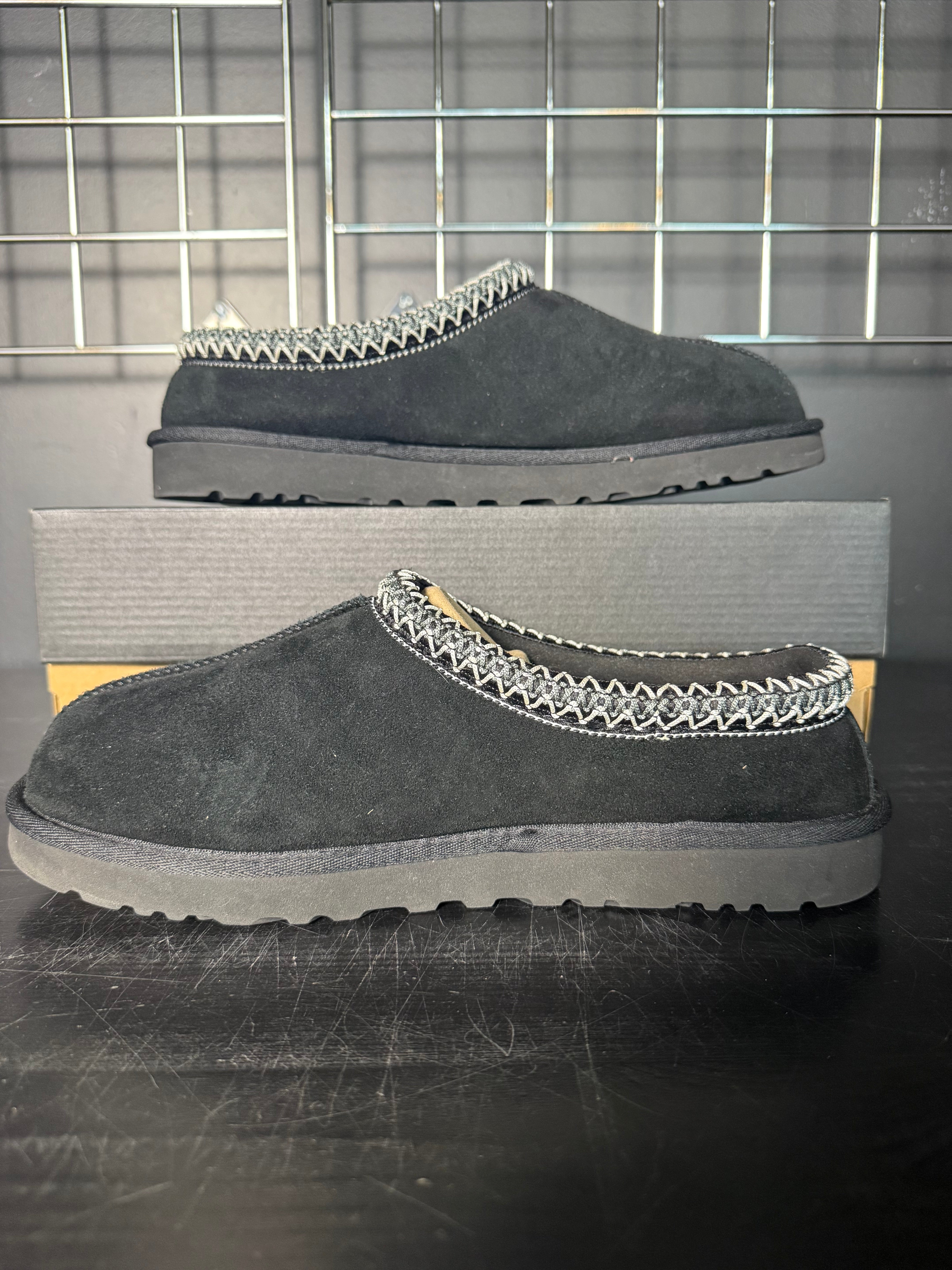 UGG Tasman Slipper "Black" **PRE-OWNED**