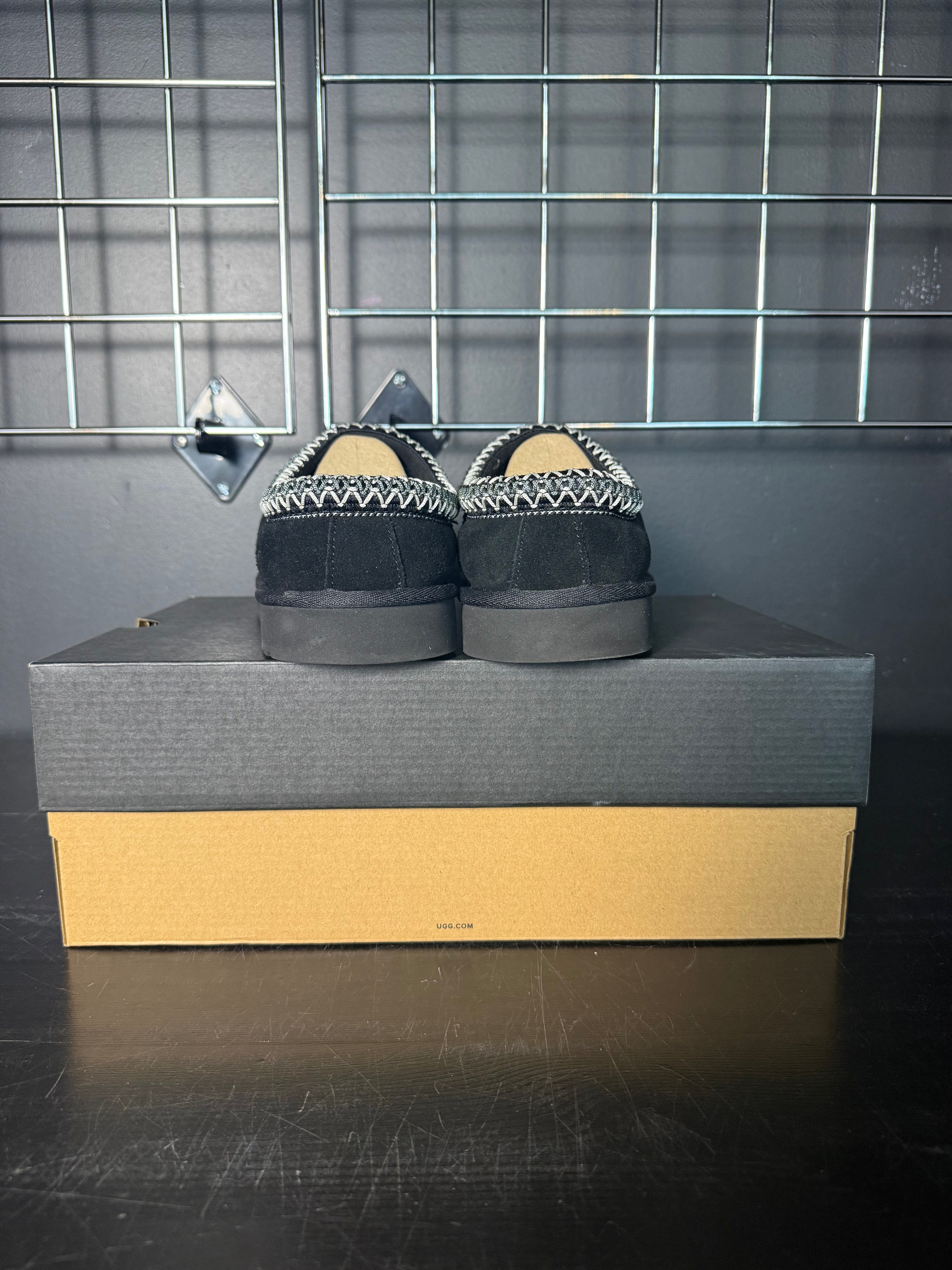 UGG Tasman Slipper "Black" **PRE-OWNED**