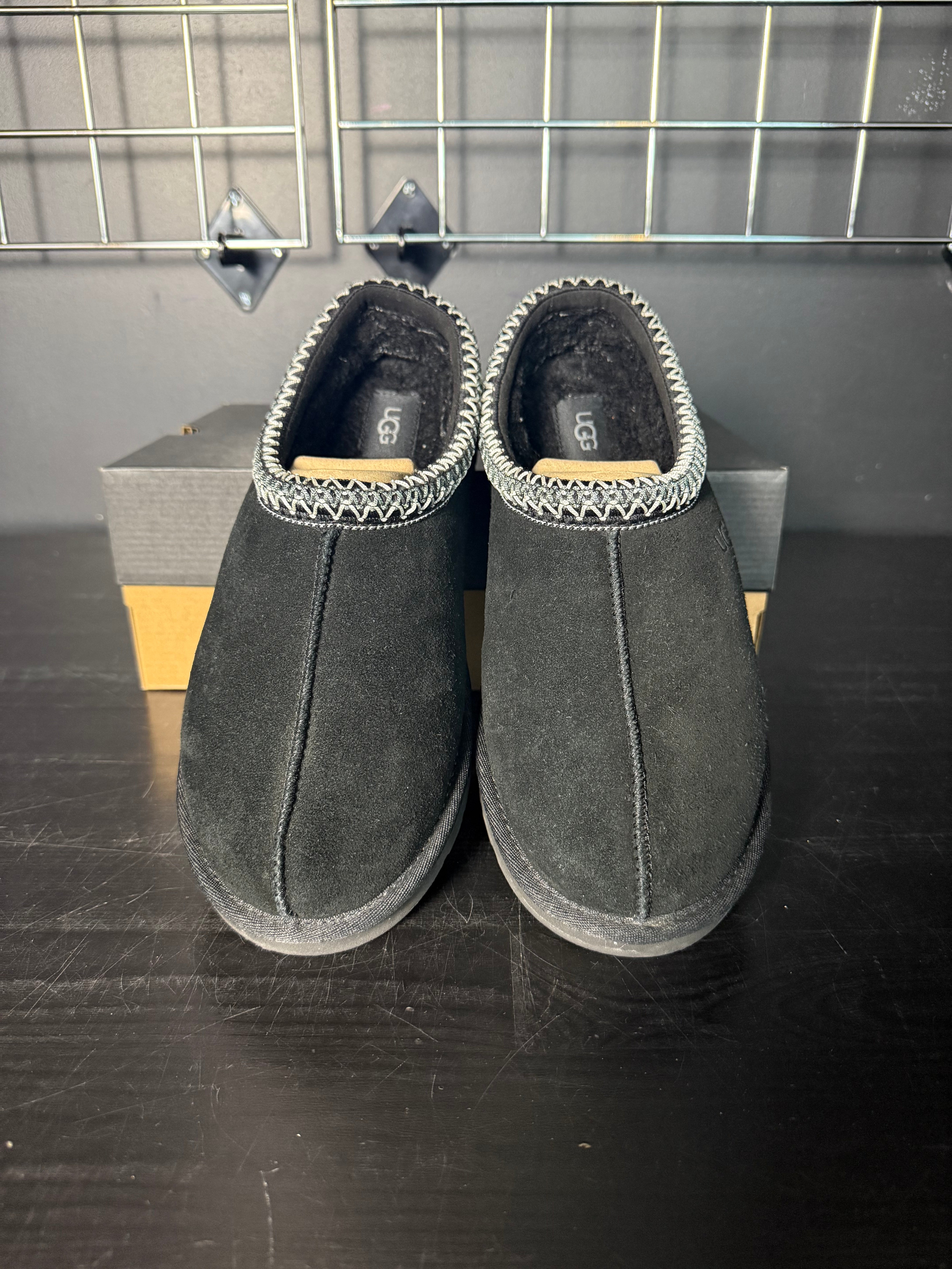 UGG Tasman Slipper "Black" **PRE-OWNED**