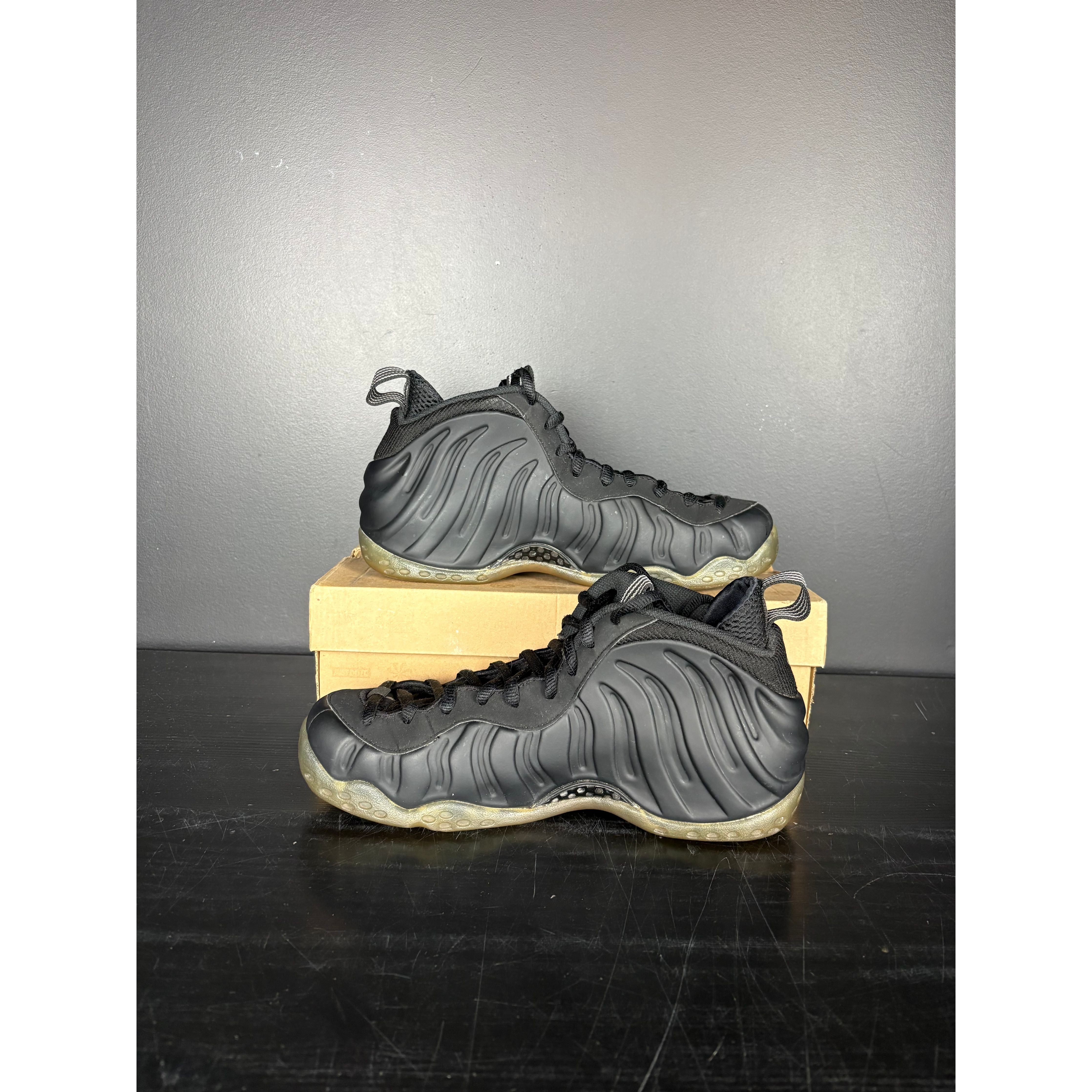 Nike Air Foamposite One "Stealth" **PRE-OWNED**