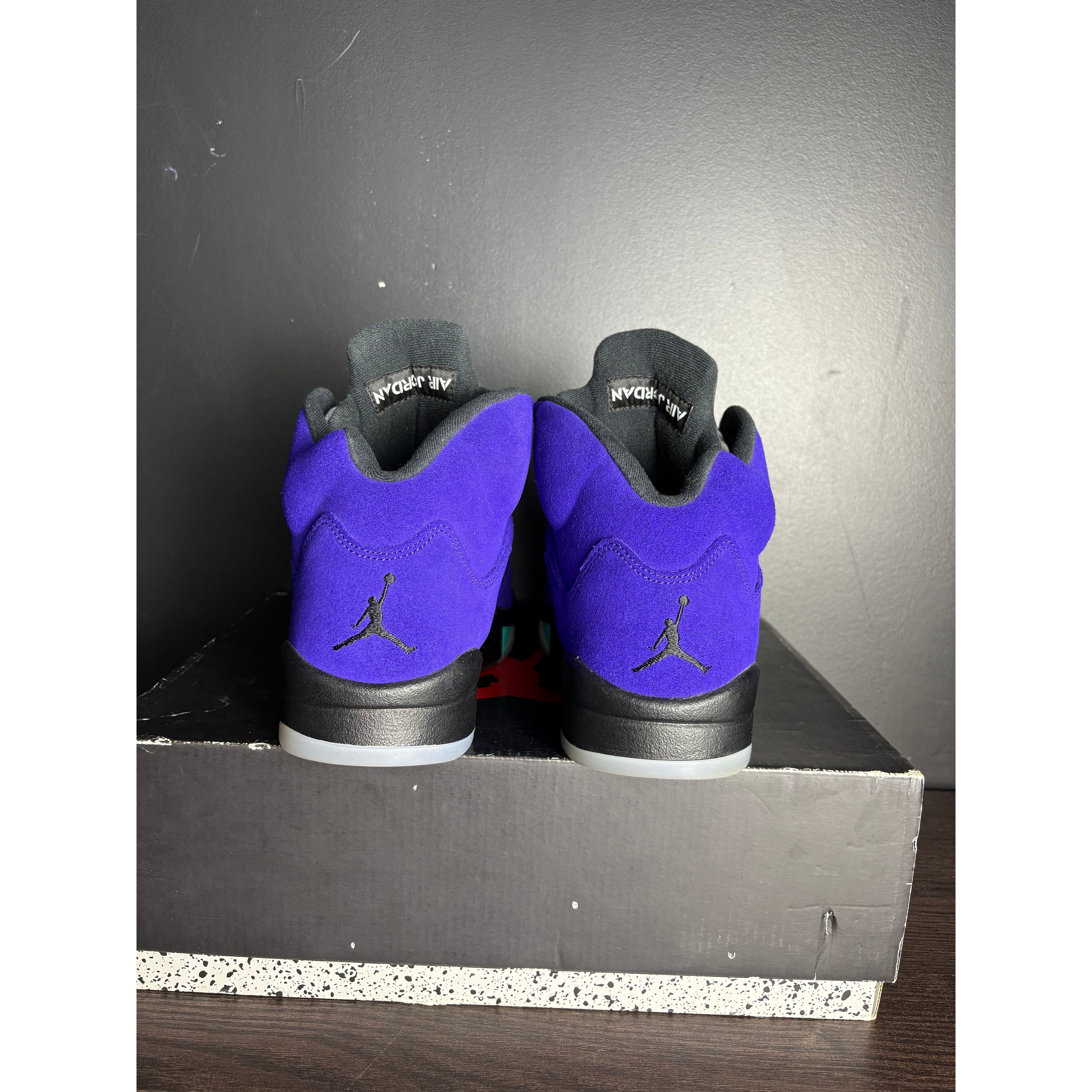 Air Jordan 5 Retro "Alternate Grape" **PRE-OWNED**