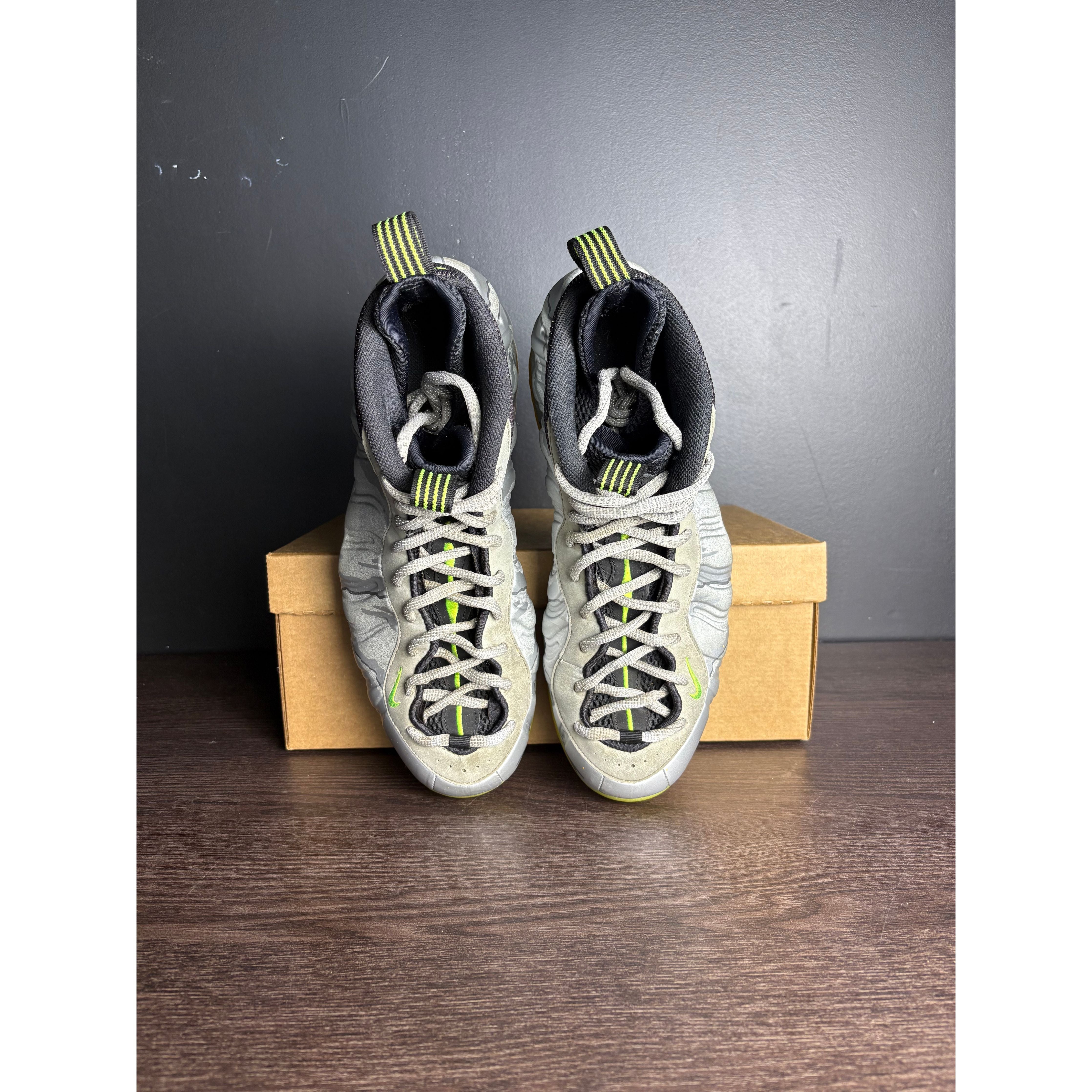 Nike Air Foamposite One "Silver Volt Camo" **PRE-OWNED** REP. BOX