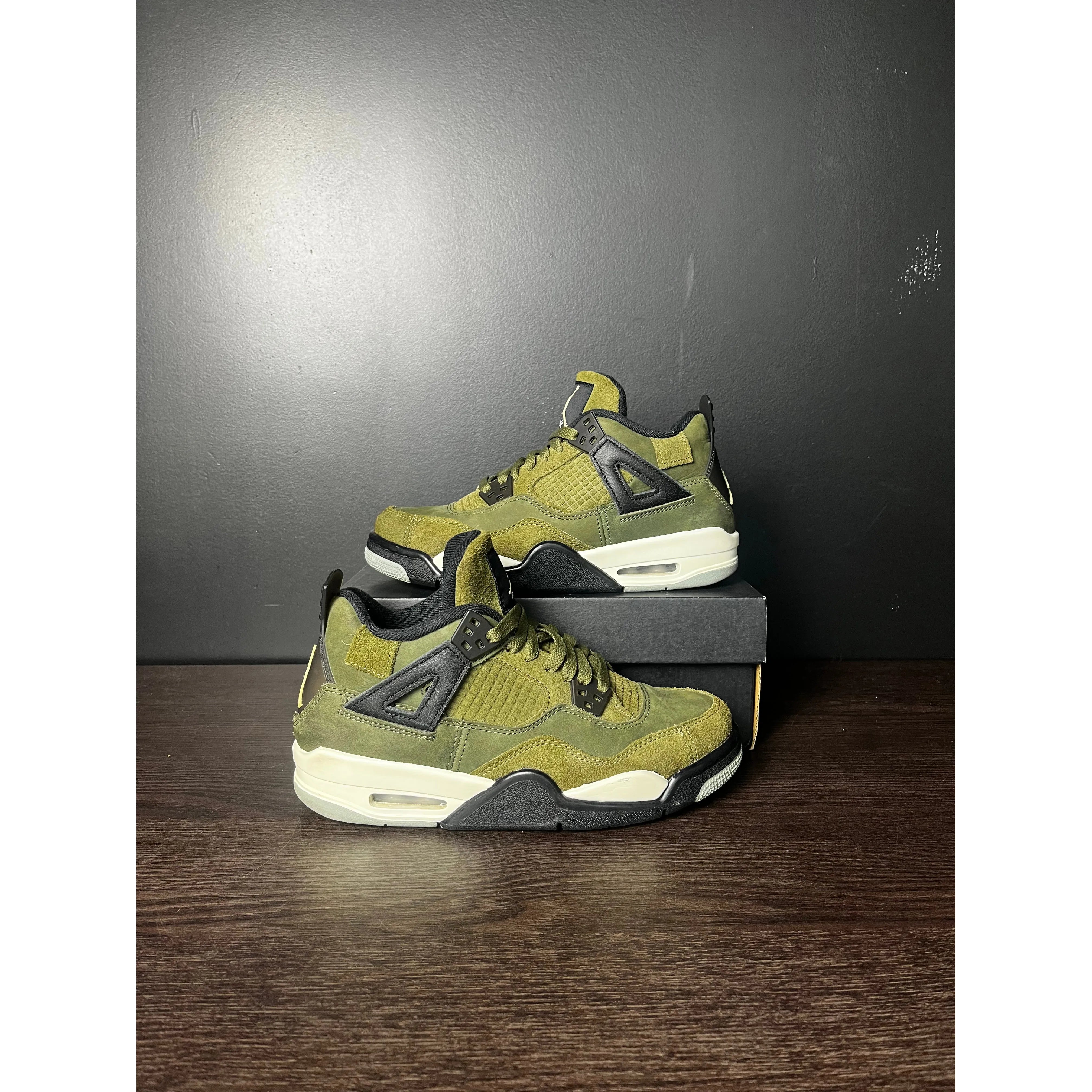 Air Jordan 4 Retro SE Craft "Medium Olive" (GS) **PRE-OWNED**