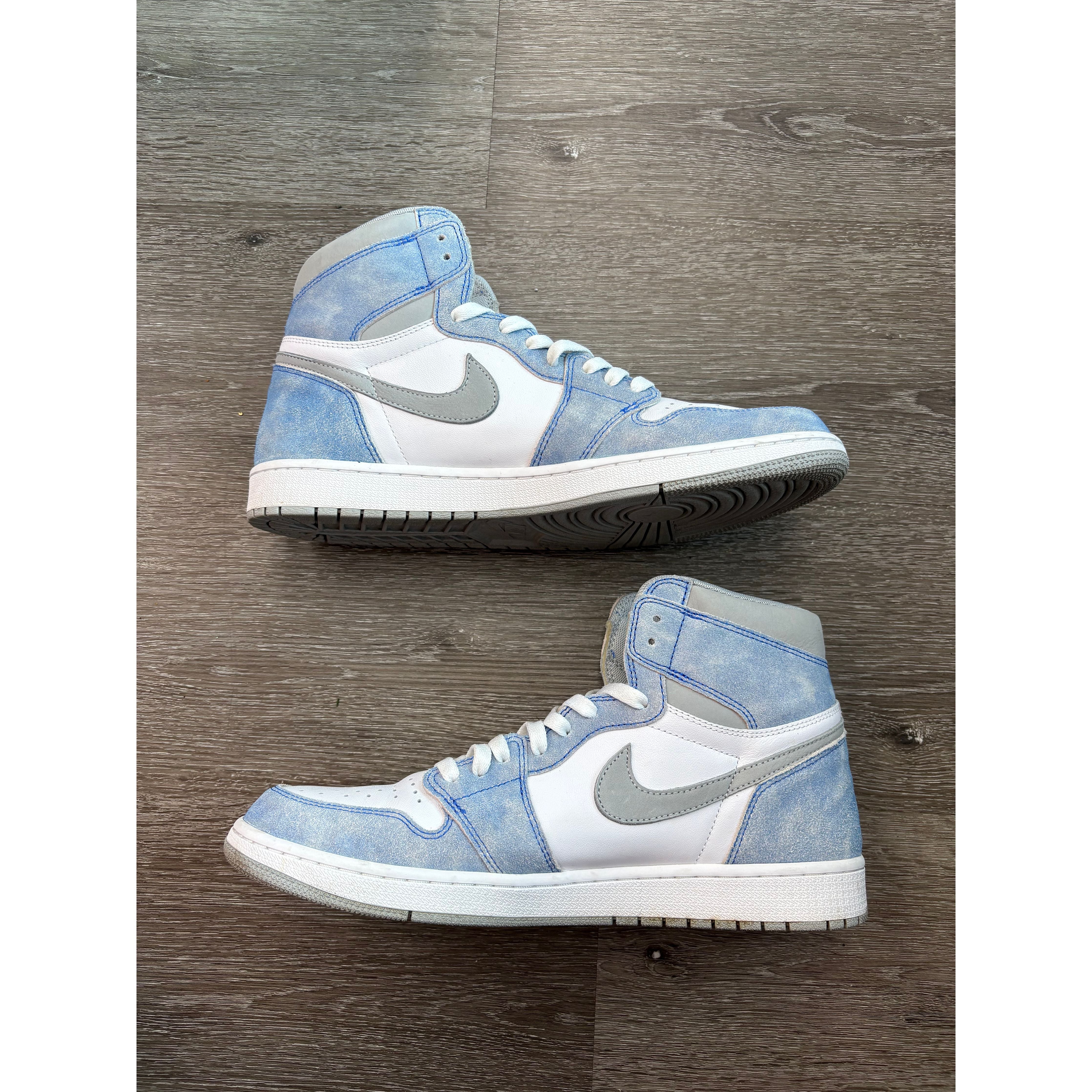 Air Jordan 1 Retro High "Hyper Royal Smoke Grey" **PRE-OWNED**