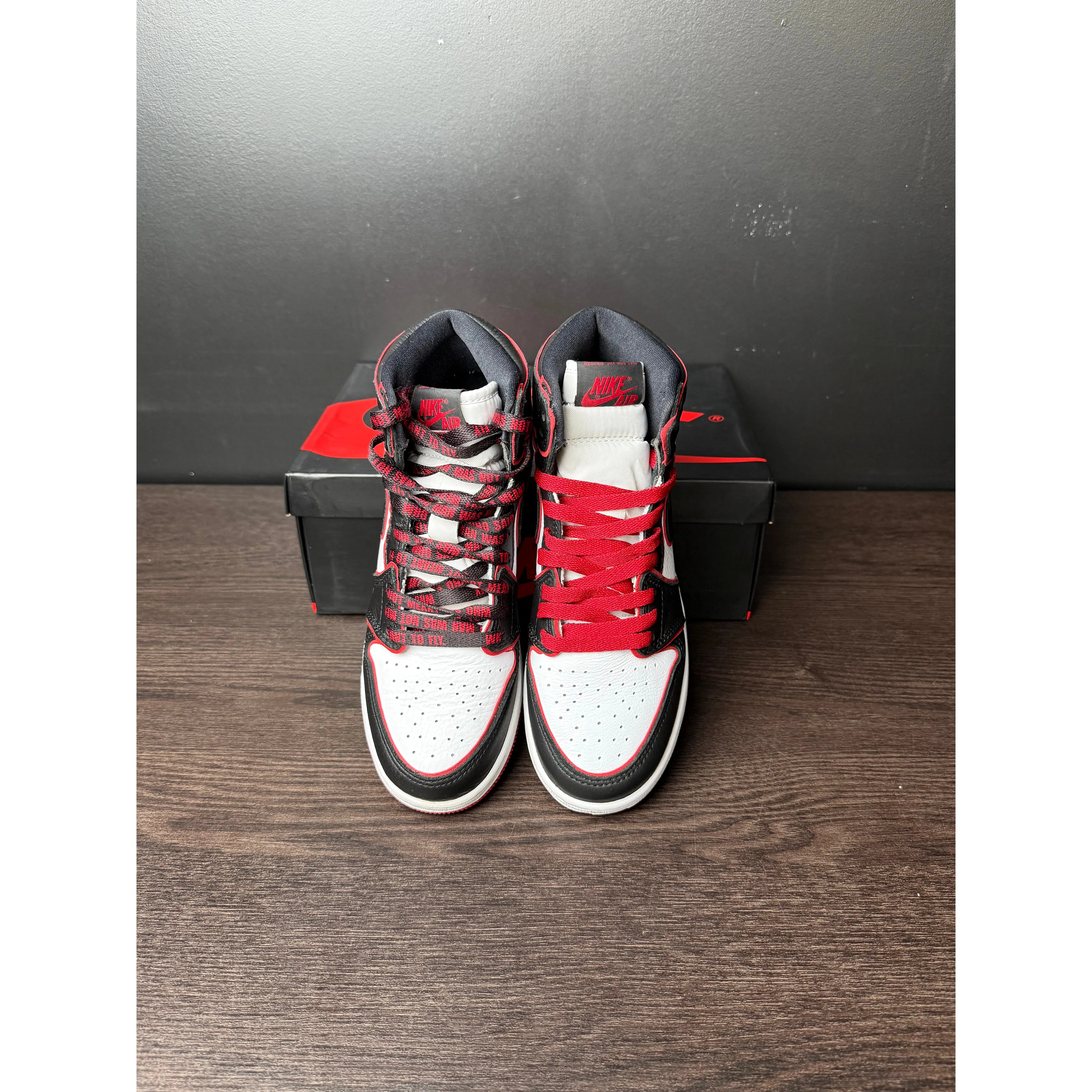 Air Jordan 1 Retro High "Bloodline" (GS) **PRE-OWNED**