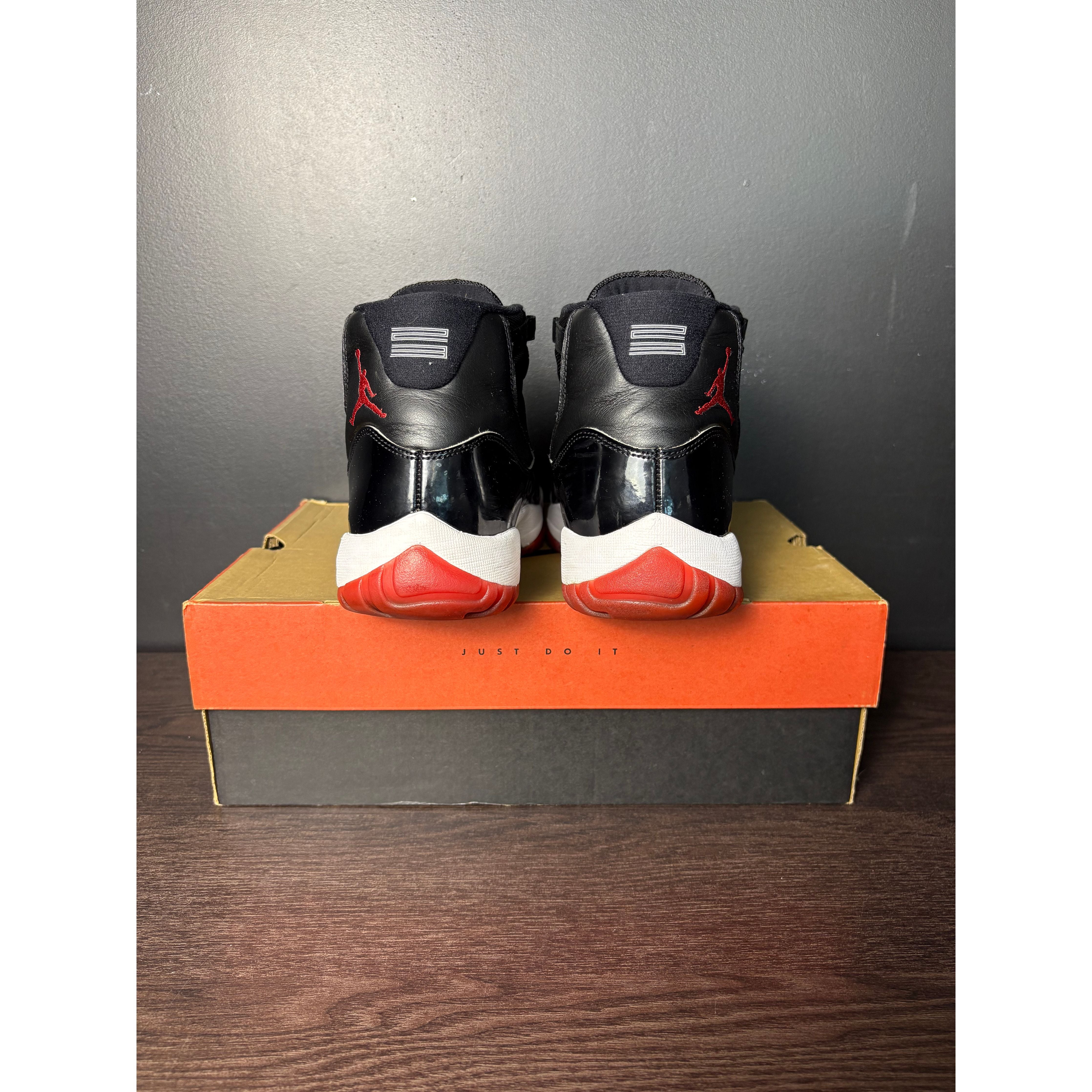 Air Jordan 11 Retro "Playoffs Bred" (2019) **PRE-OWNED**