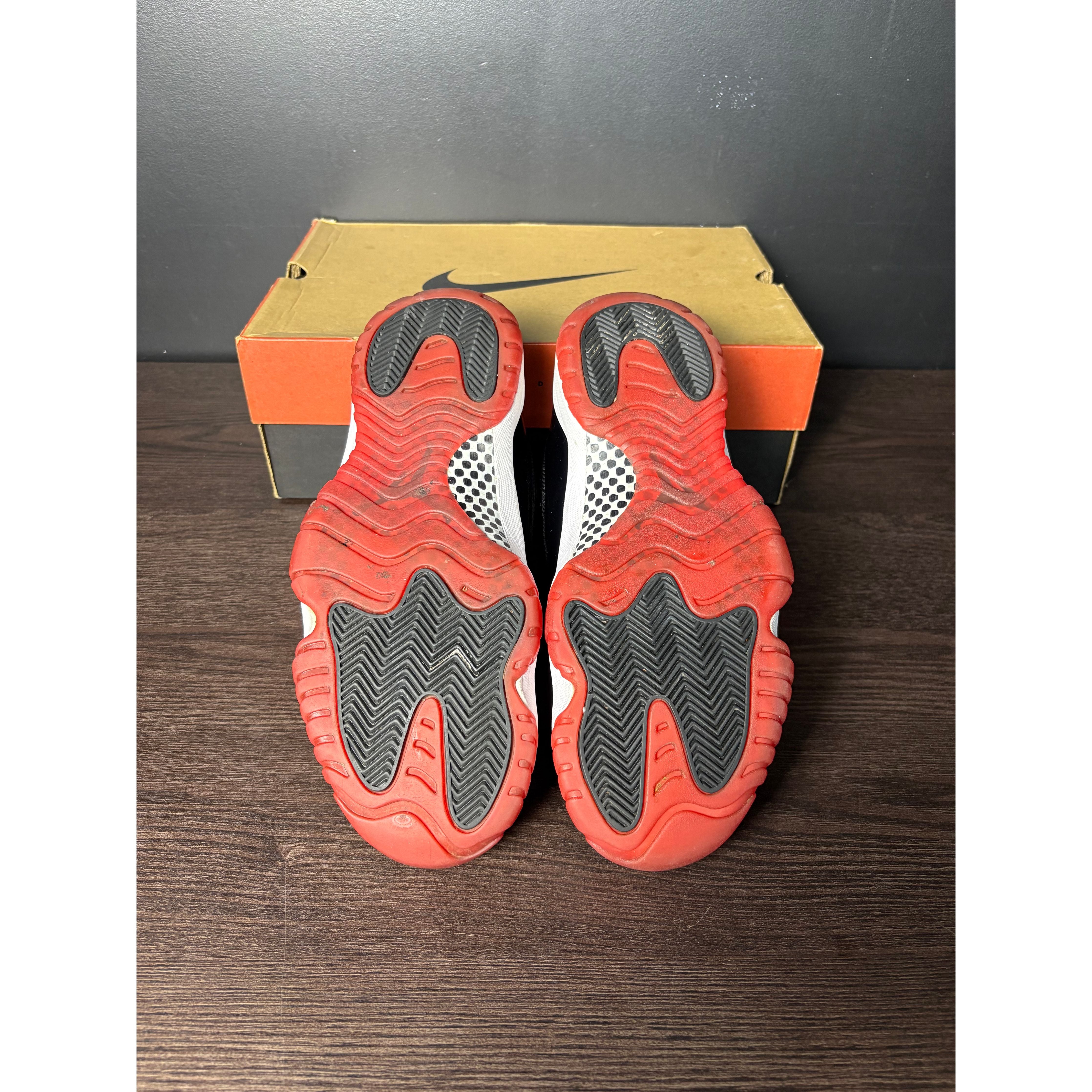 Air Jordan 11 Retro "Playoffs Bred" (2019) **PRE-OWNED**