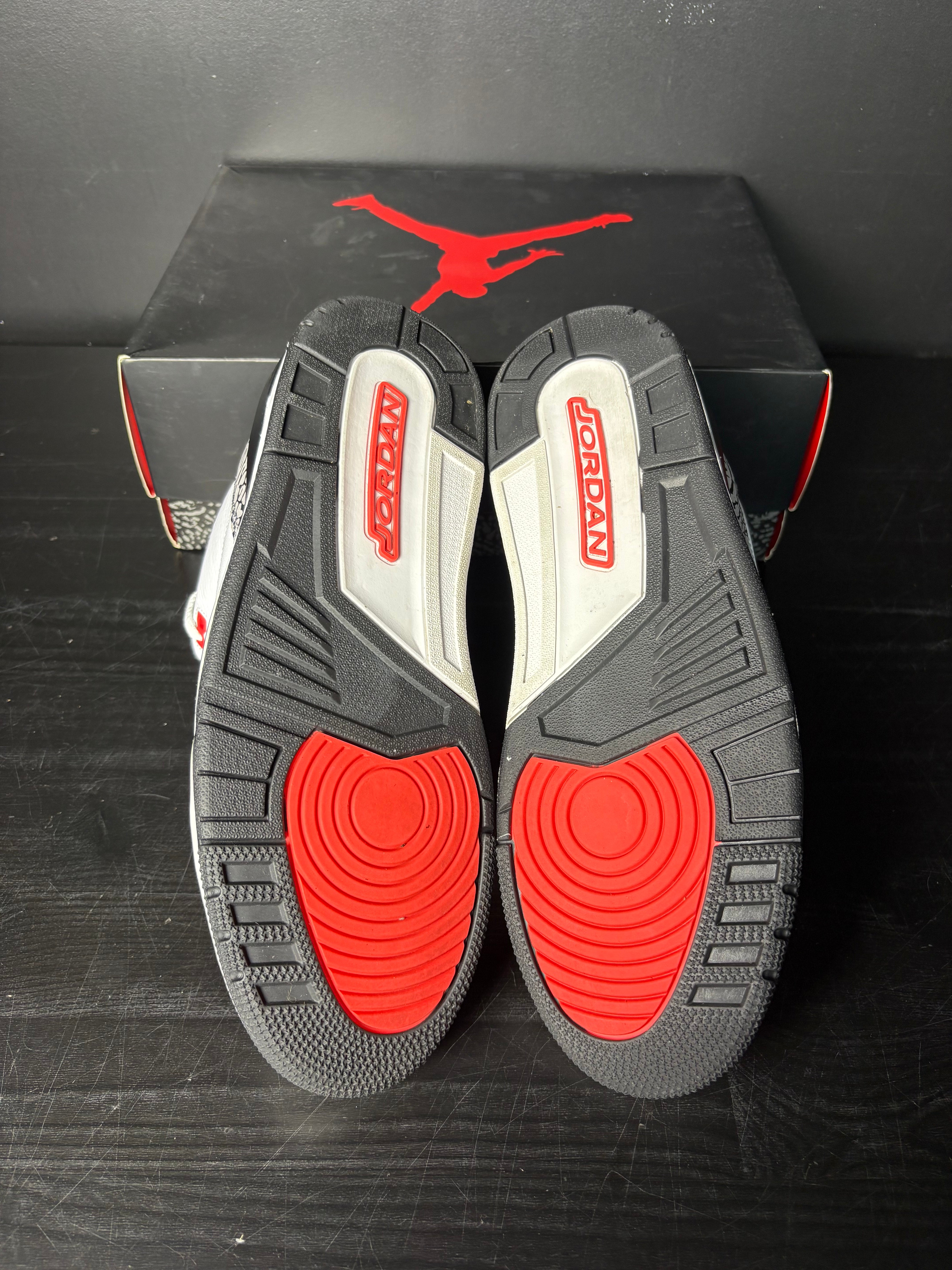 Air Jordan 3 Retro "Infrared 23" **PRE-OWNED**