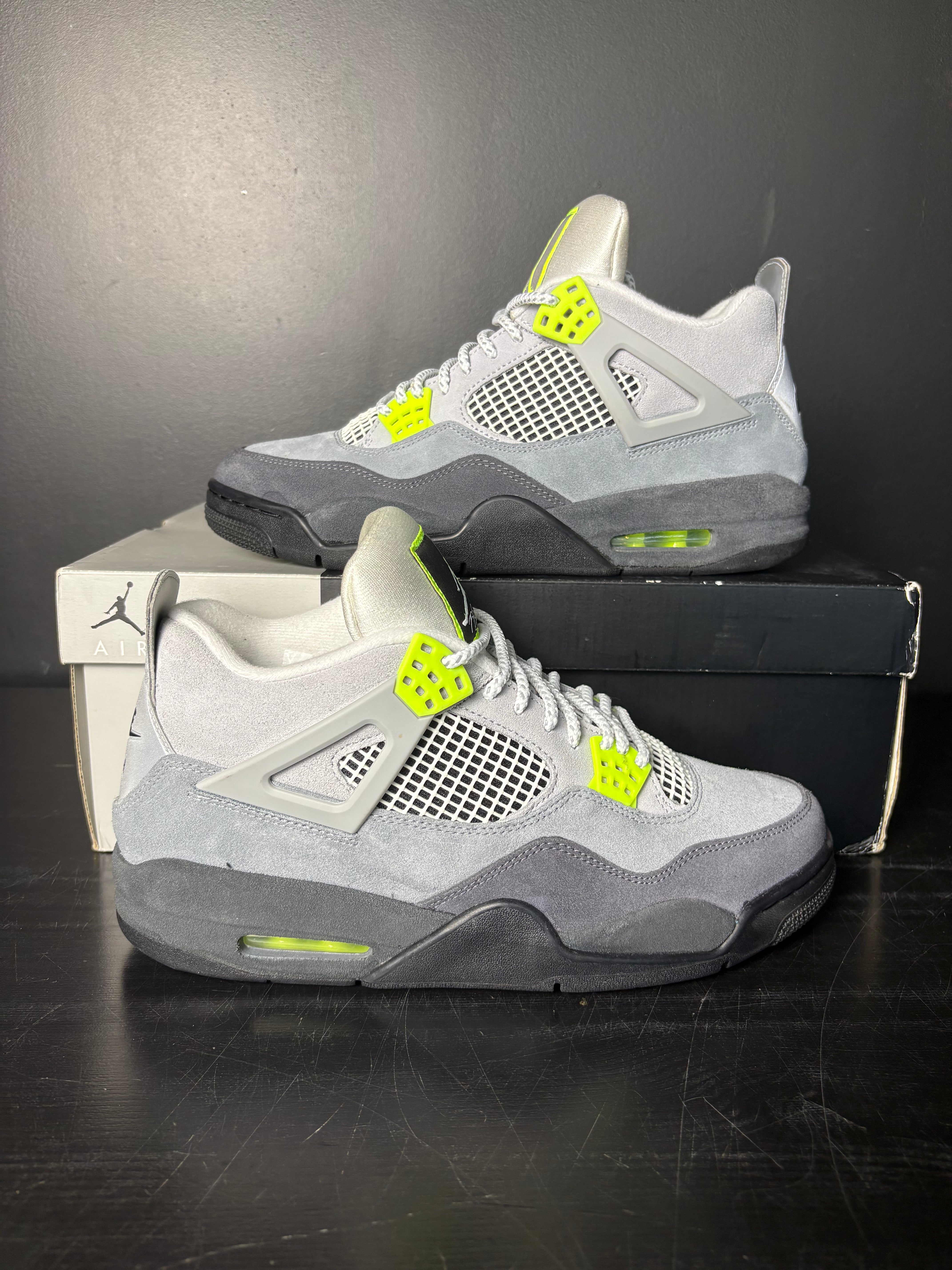 Air Jordan 4 Retro SE 95 "Neon" **PRE-OWNED**