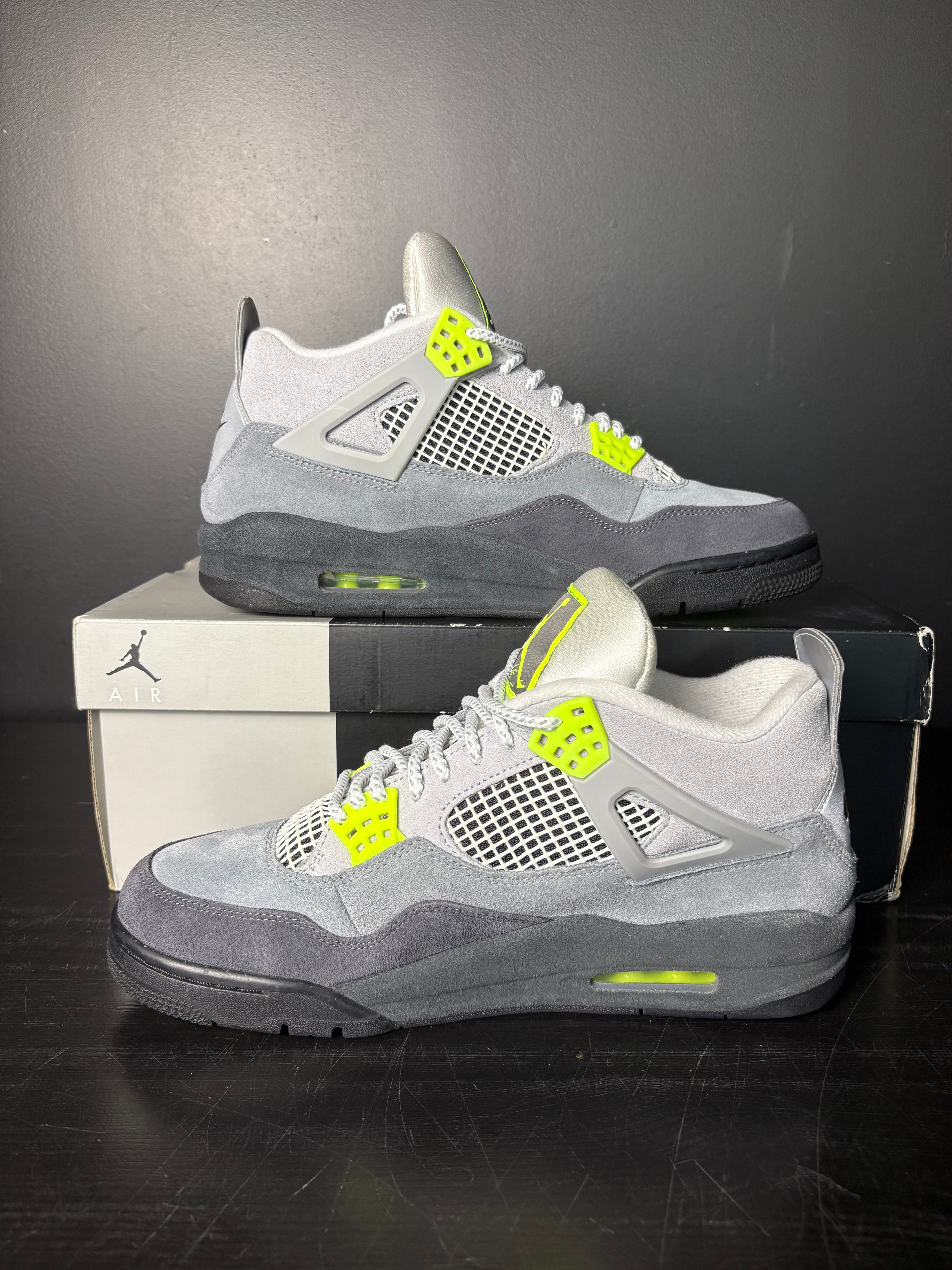 Air Jordan 4 Retro SE 95 "Neon" **PRE-OWNED**