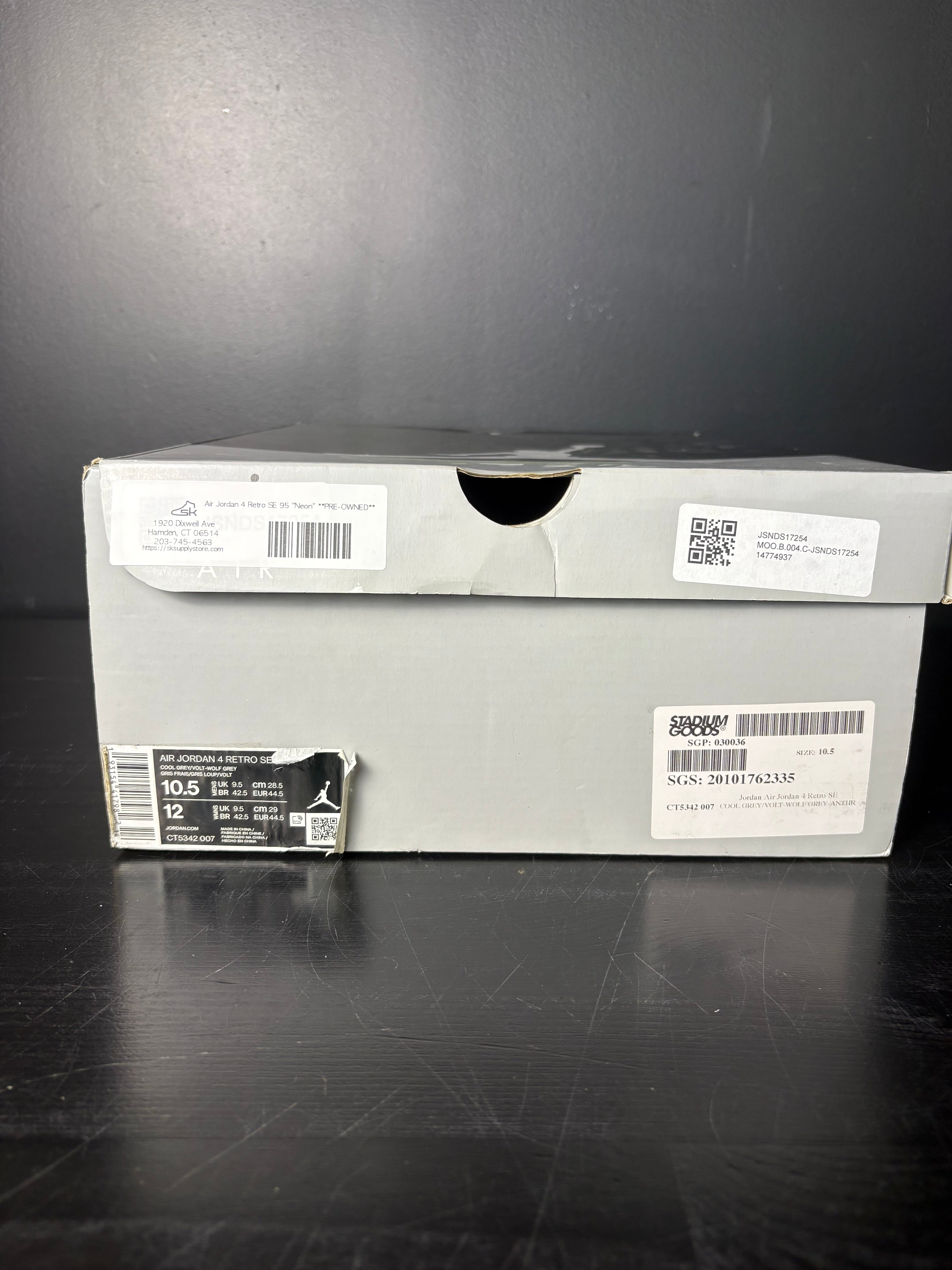 Air Jordan 4 Retro SE 95 "Neon" **PRE-OWNED**