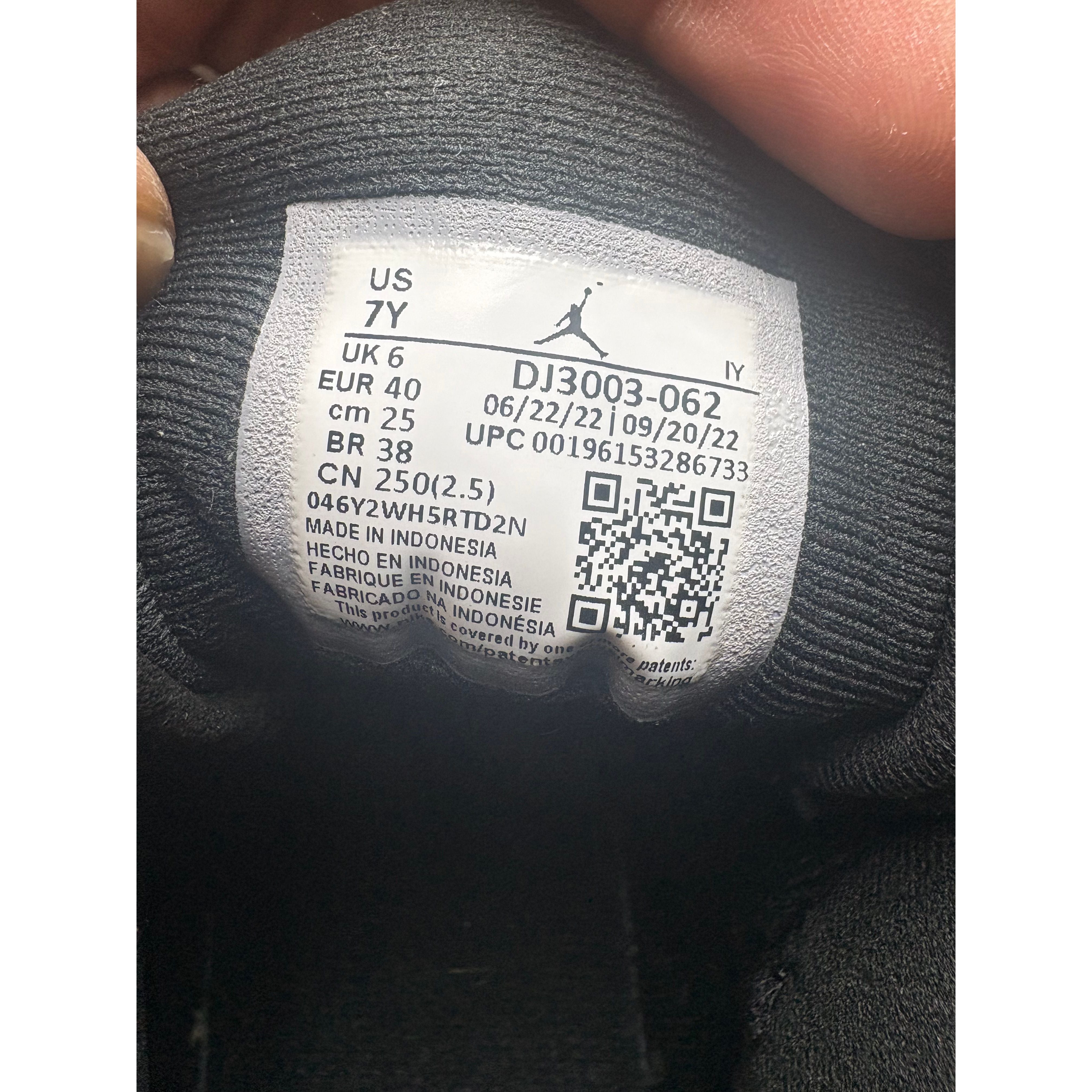 Air Jordan 13 Retro "Playoffs" (2023) (GS) **PRE-OWNED**