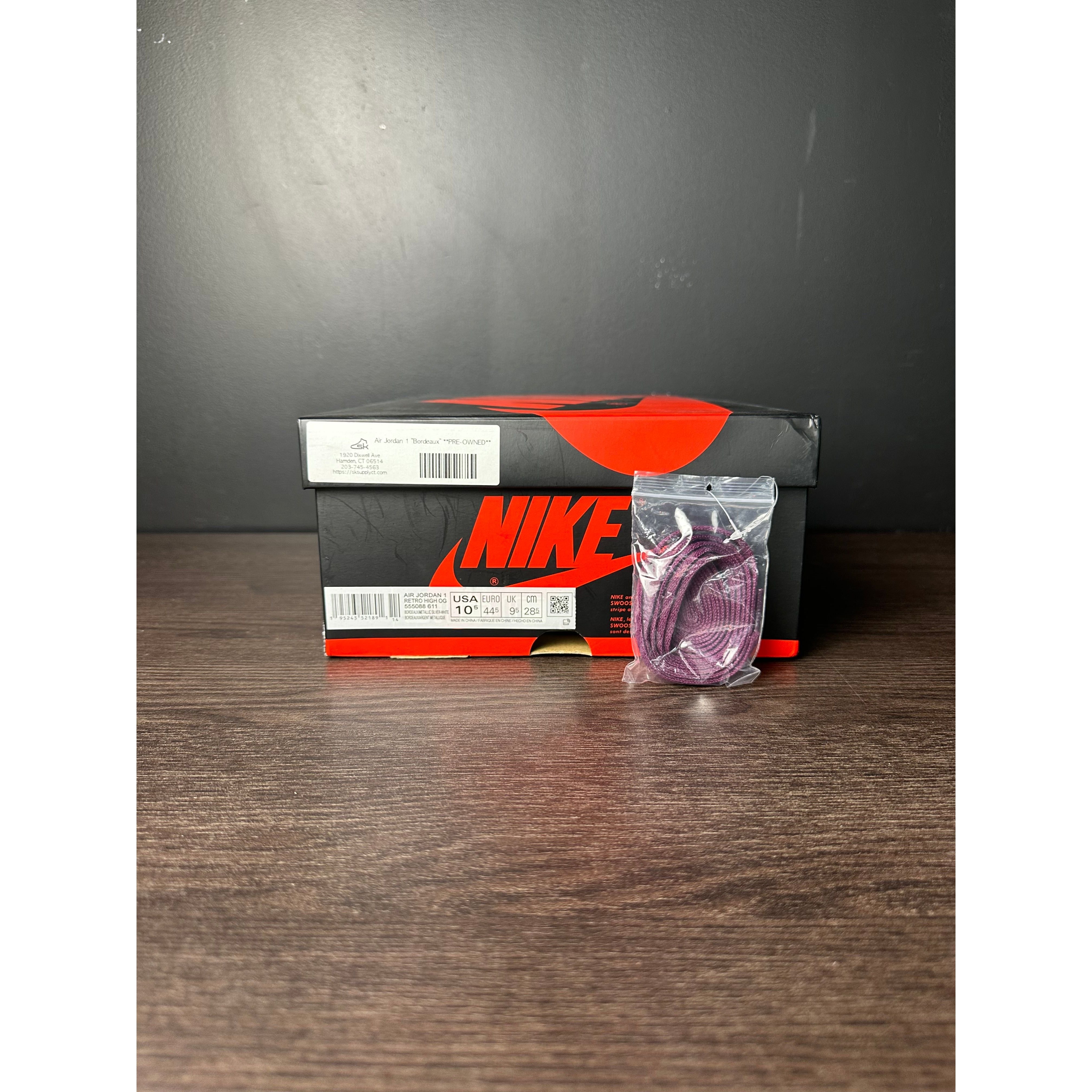 Air Jordan 1 Retro High OG "Bordeaux" **PRE-OWNED**