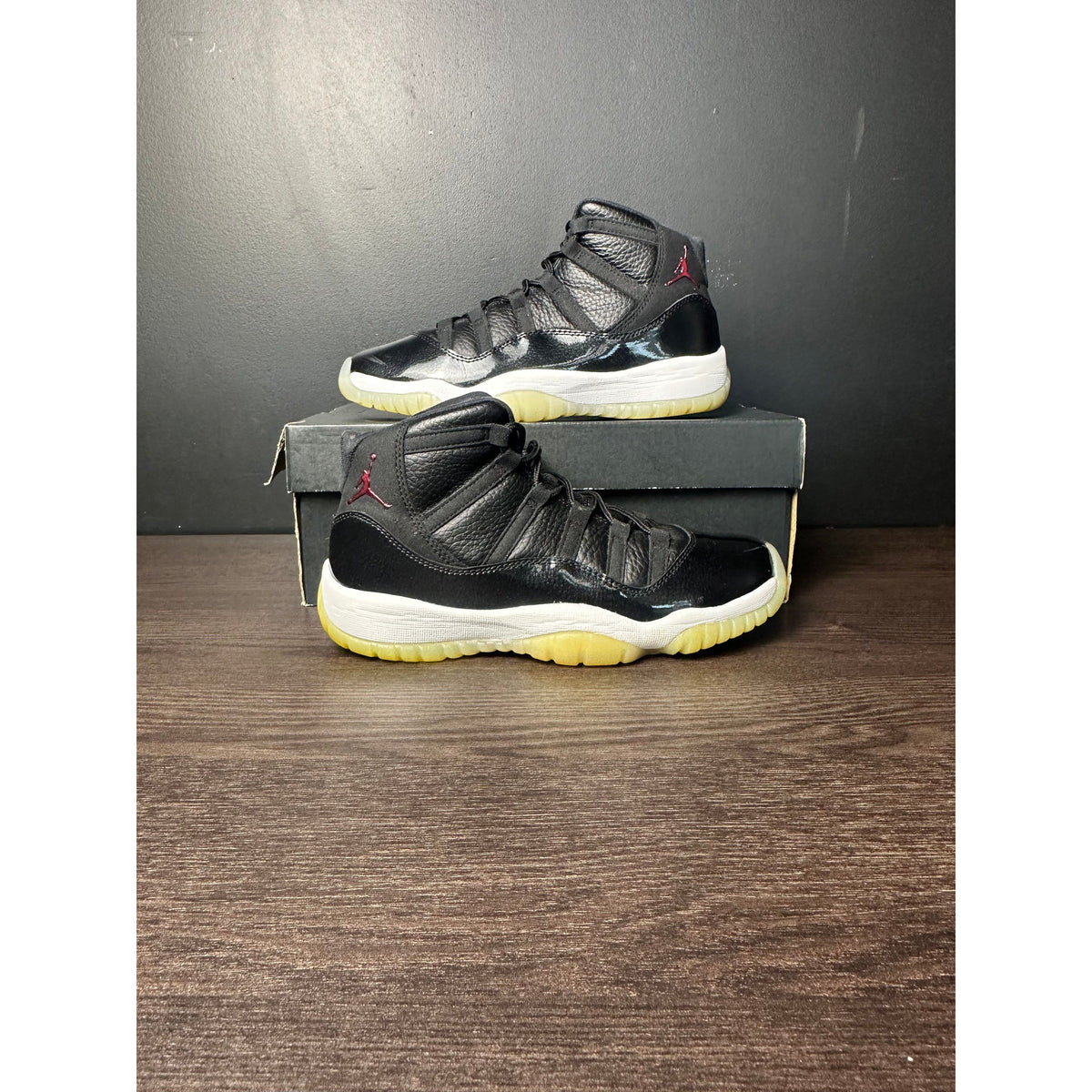 Air Jordan 11 Retro "72-10" (GS) **PRE-OWNED**