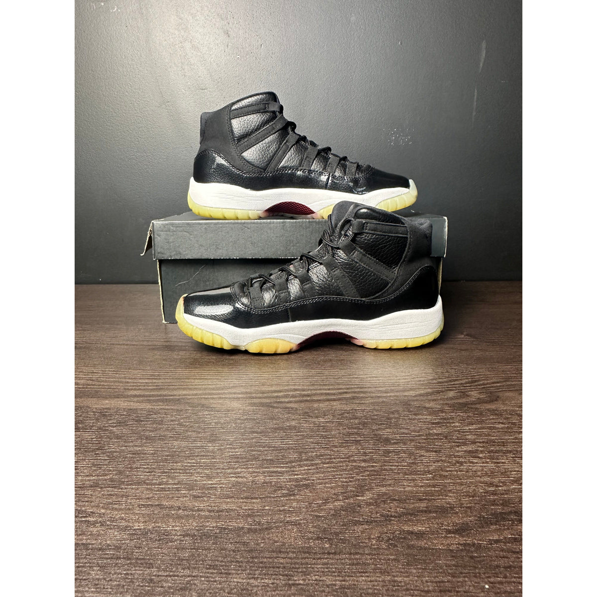 Air Jordan 11 Retro "72-10" (GS) **PRE-OWNED**