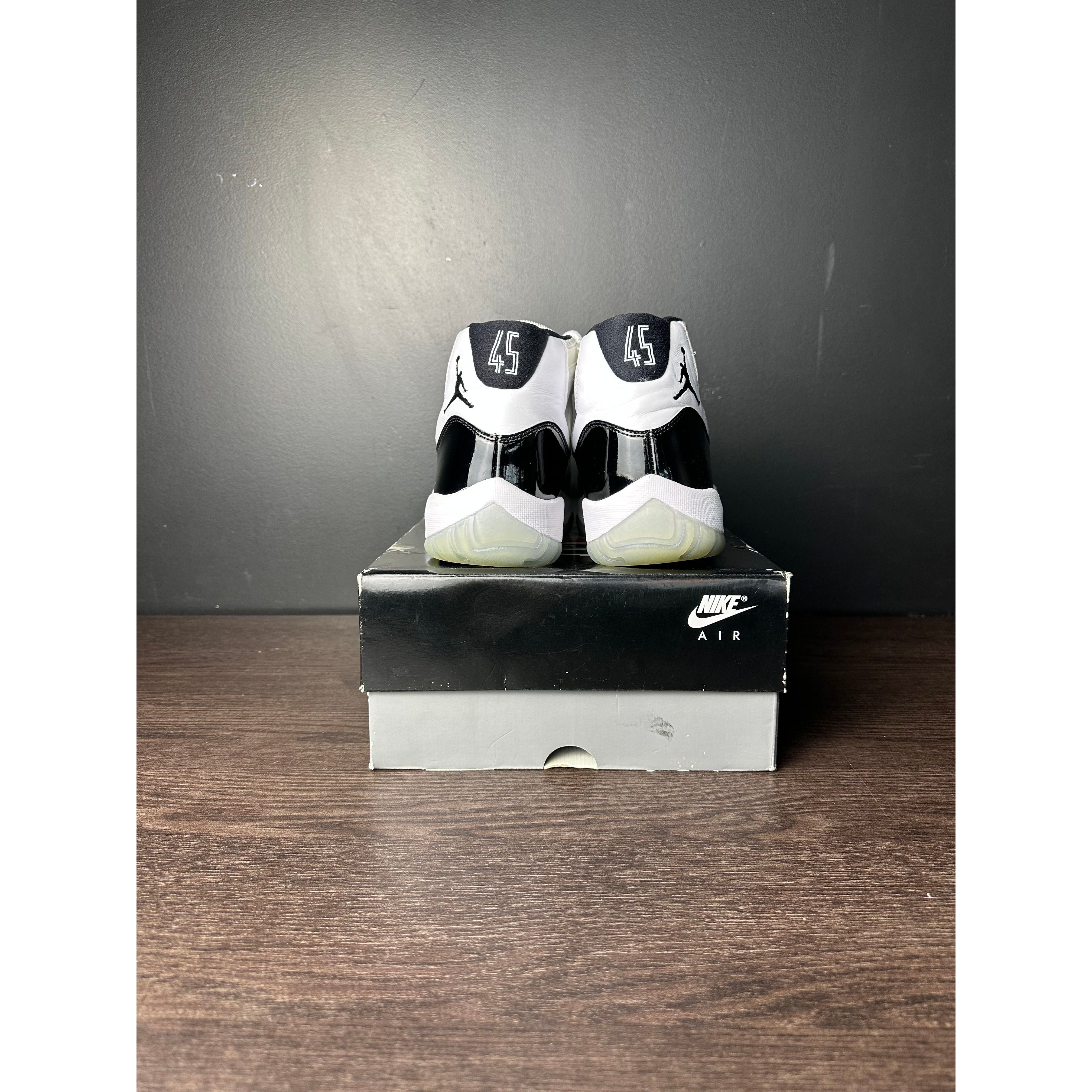 Air Jordan 11 Retro "Concord" (2018) **Pre-Owned** REP. BOX