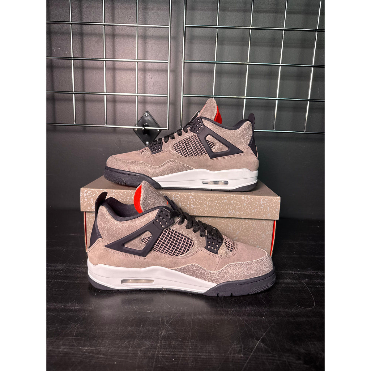 Air Jordan 4 Retro "Taupe Haze" **PRE-OWNED**