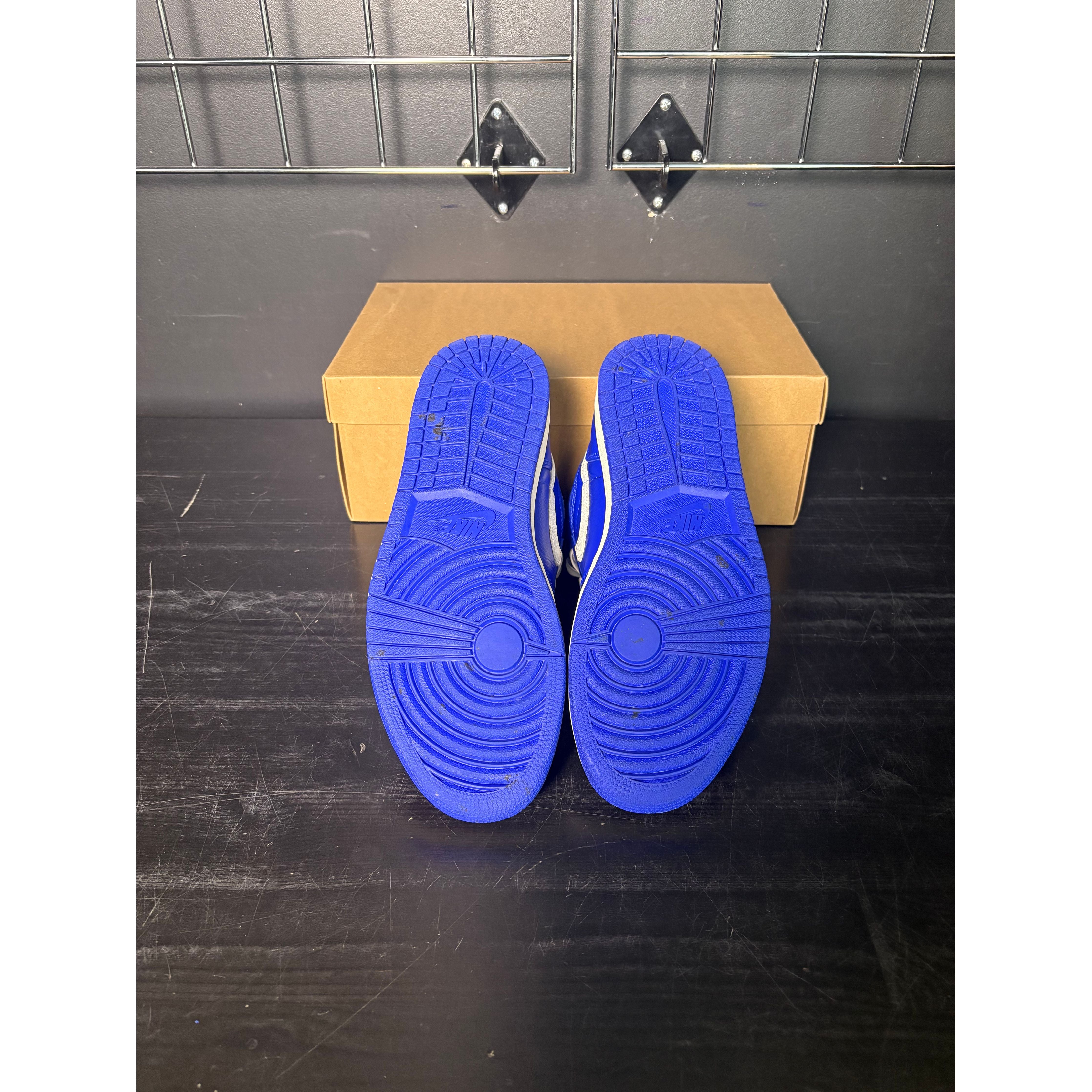 Air Jordan 1 Retro High "Hyper Royal" **PRE-OWENED**