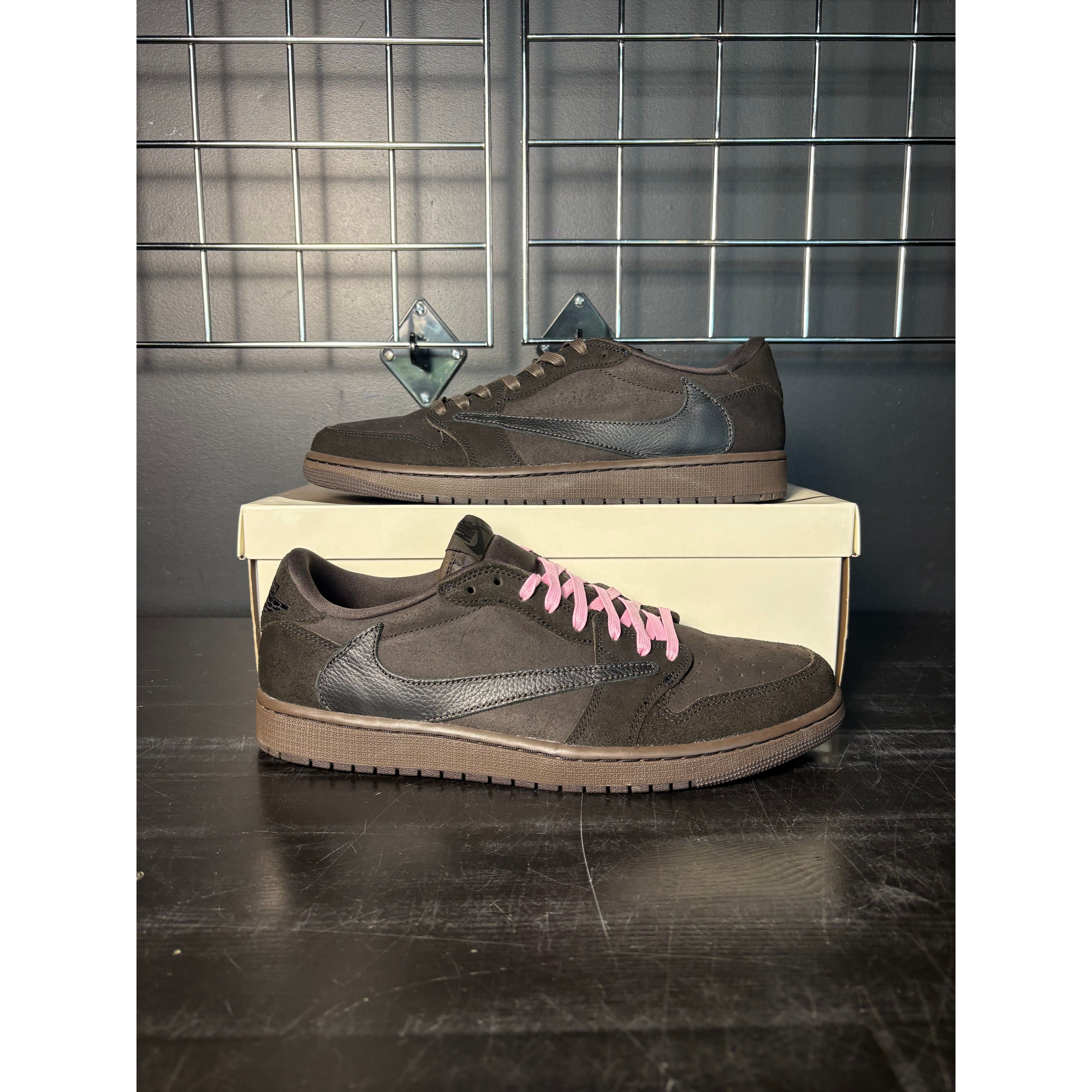 Air Jordan 1 Retro Low OG SP x Travis Scott "Velvet Brown" **PRE-OWNED**