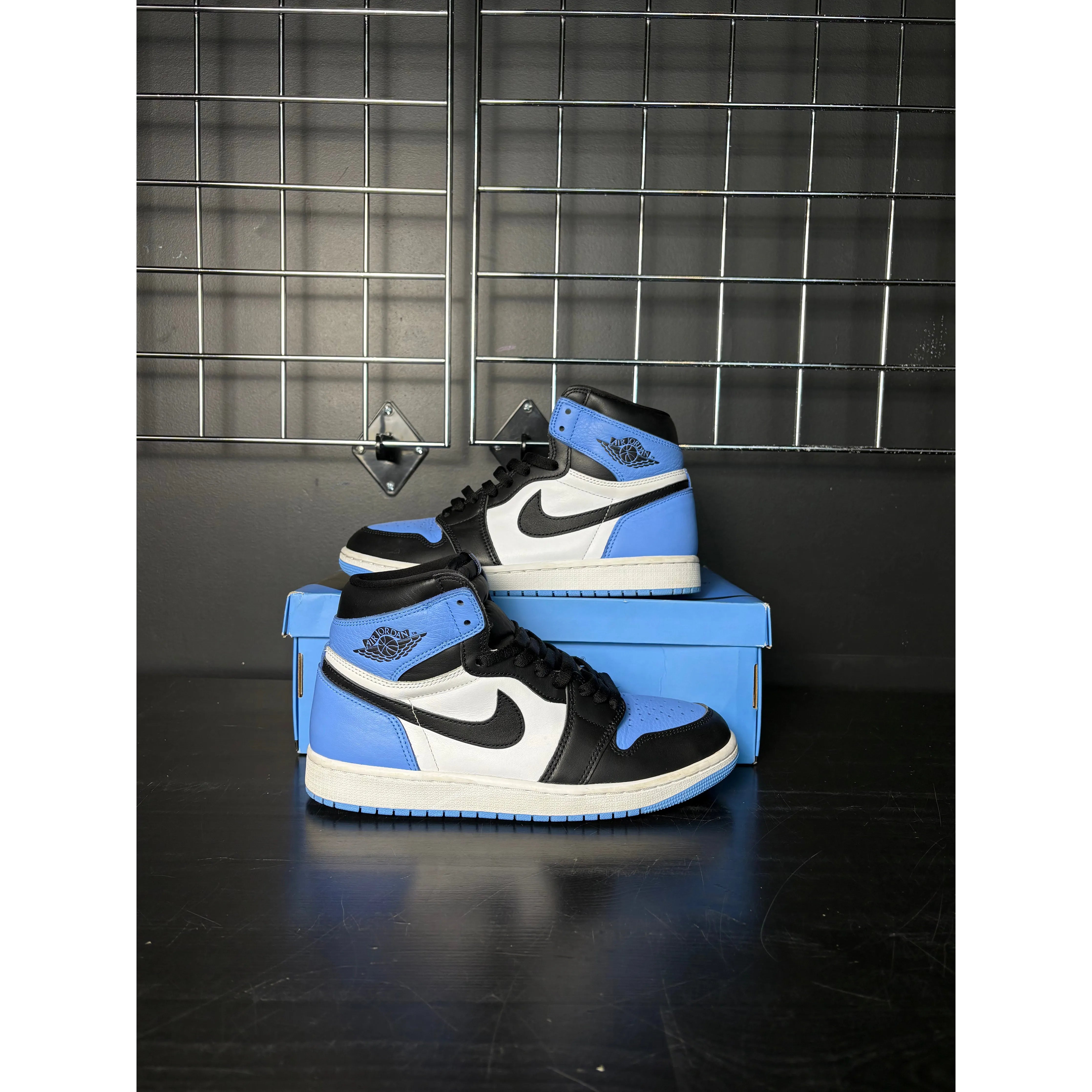 Air Jordan 1 Retro High OG "UNC Toe" **PRE-OWNED**