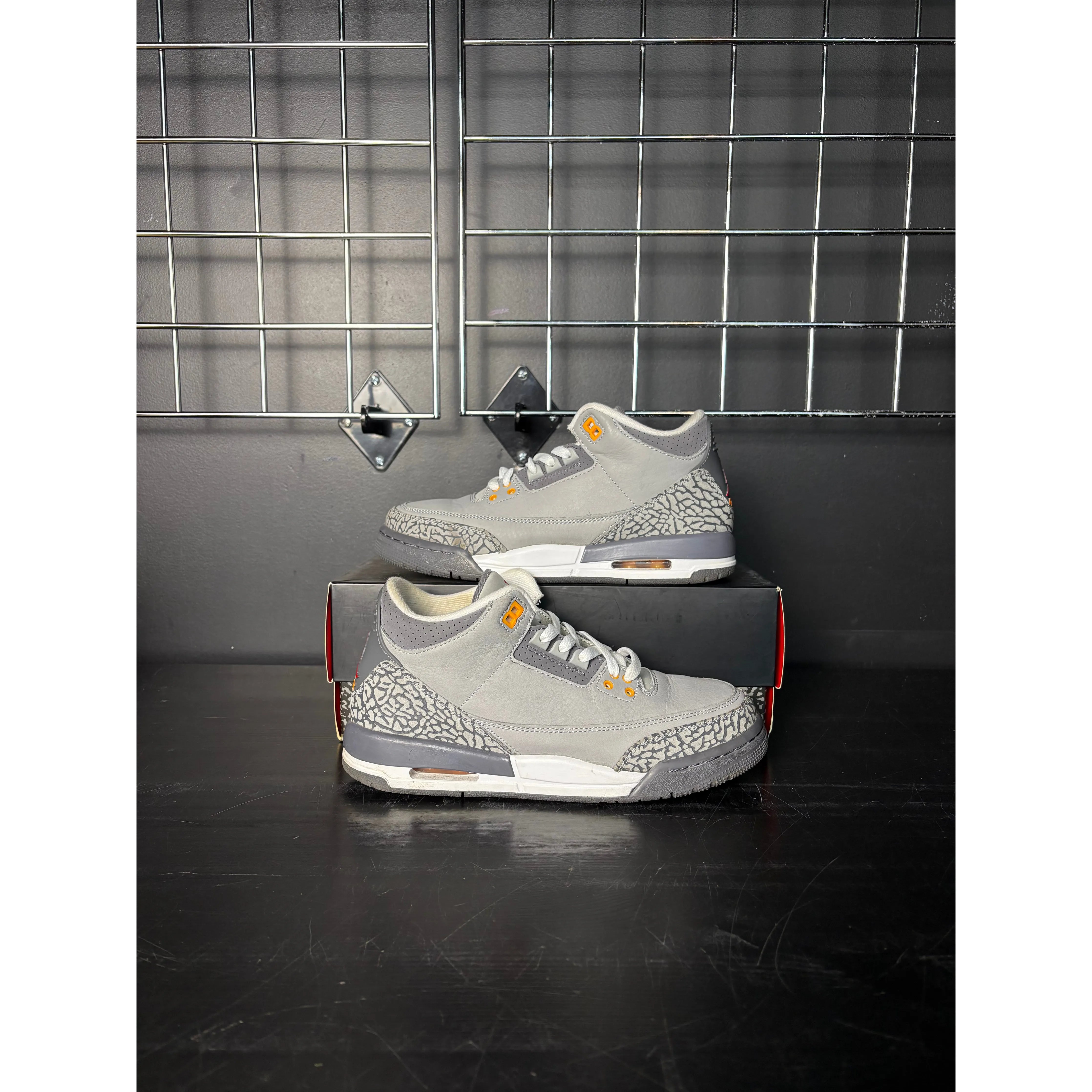 Air Jordan 3 Retro "Cool Grey" (2021) (GS) **PRE-OWNED**