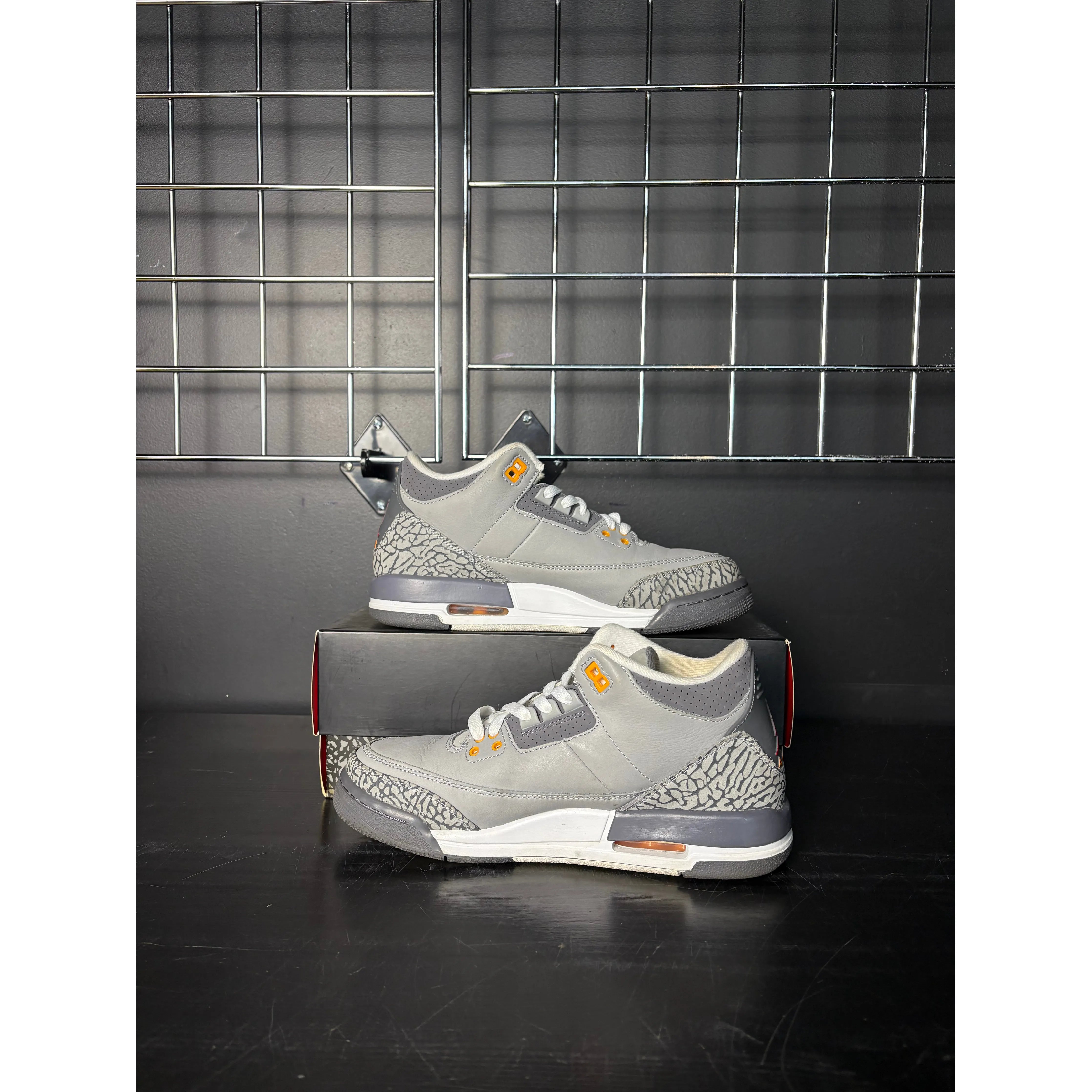 Air Jordan 3 Retro "Cool Grey" (2021) (GS) **PRE-OWNED**