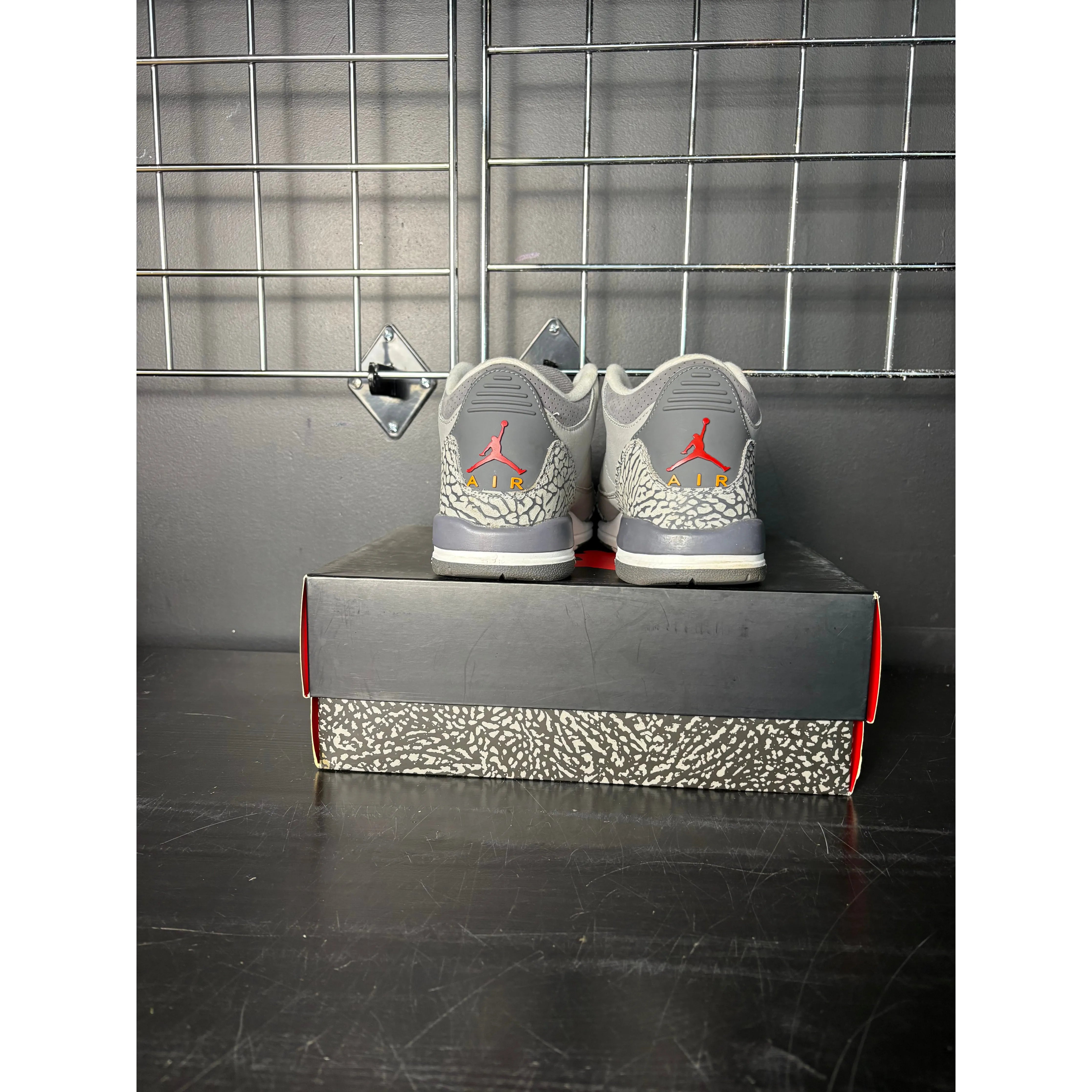 Air Jordan 3 Retro "Cool Grey" (2021) (GS) **PRE-OWNED**