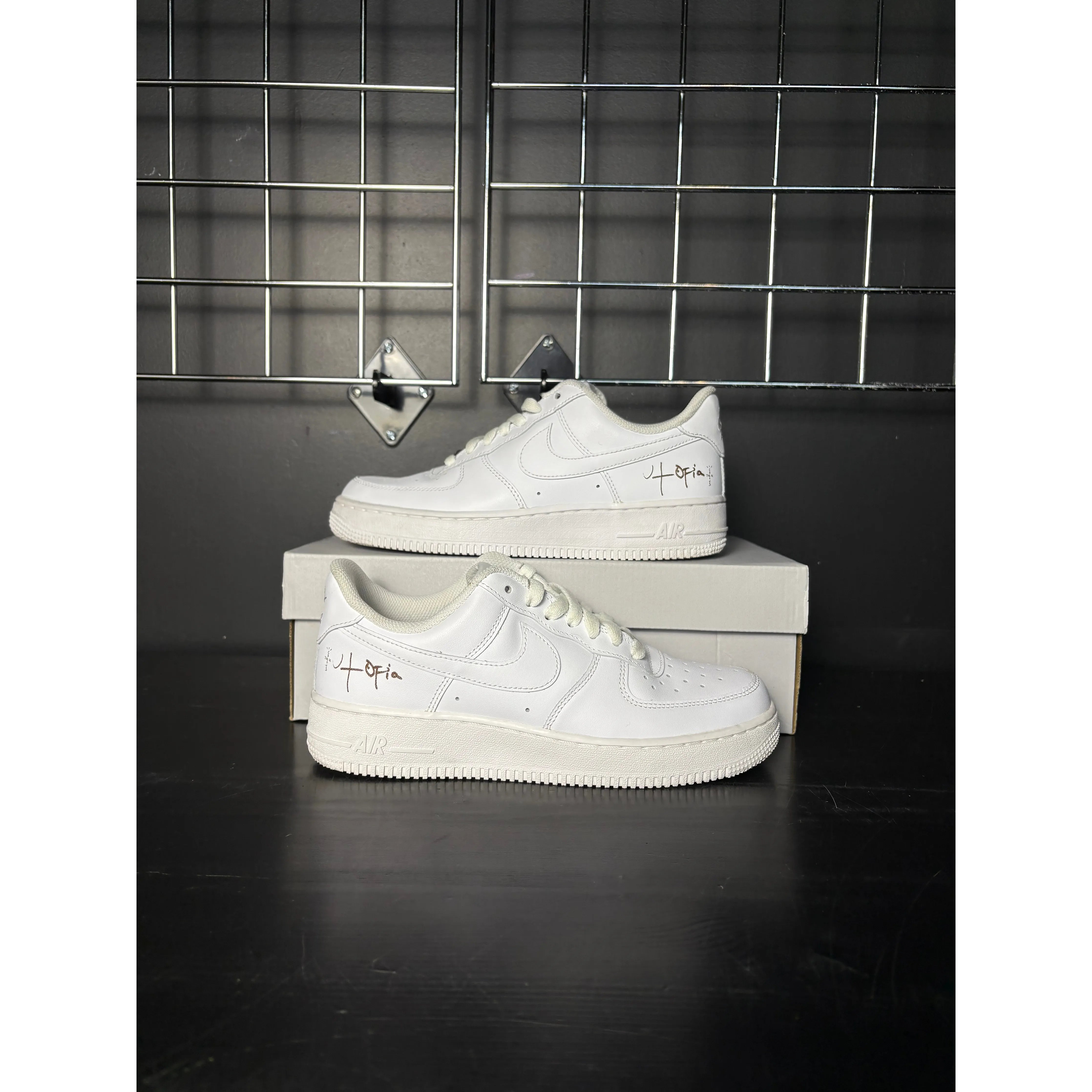 Nike Air Force 1 Low '07 White x Travis Scott Cactus Jack "Utopia Edition" (WMNS) **PRE-OWNED**