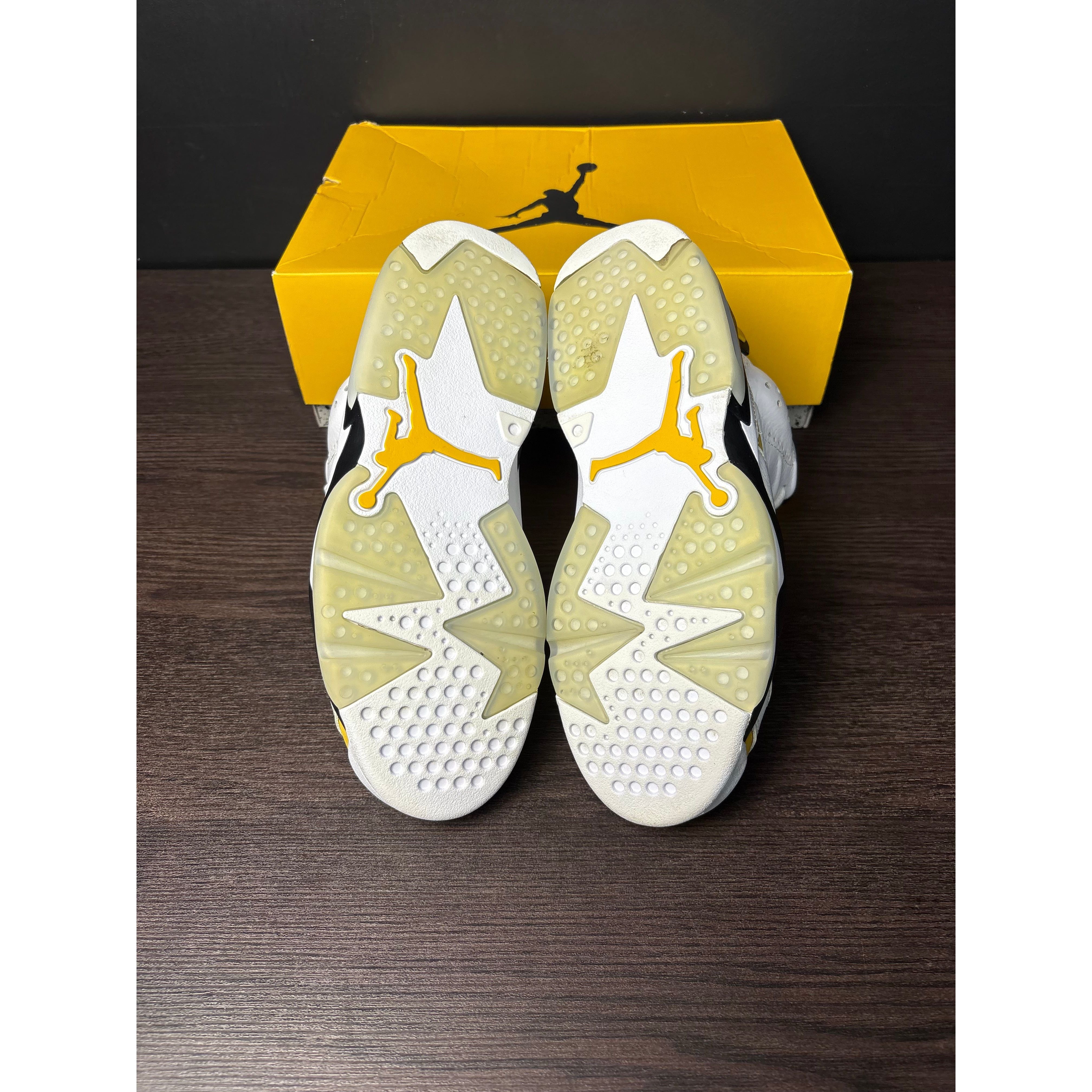 Air Jordan 6 Retro "Yellow Ochre" **PRE-OWNED**