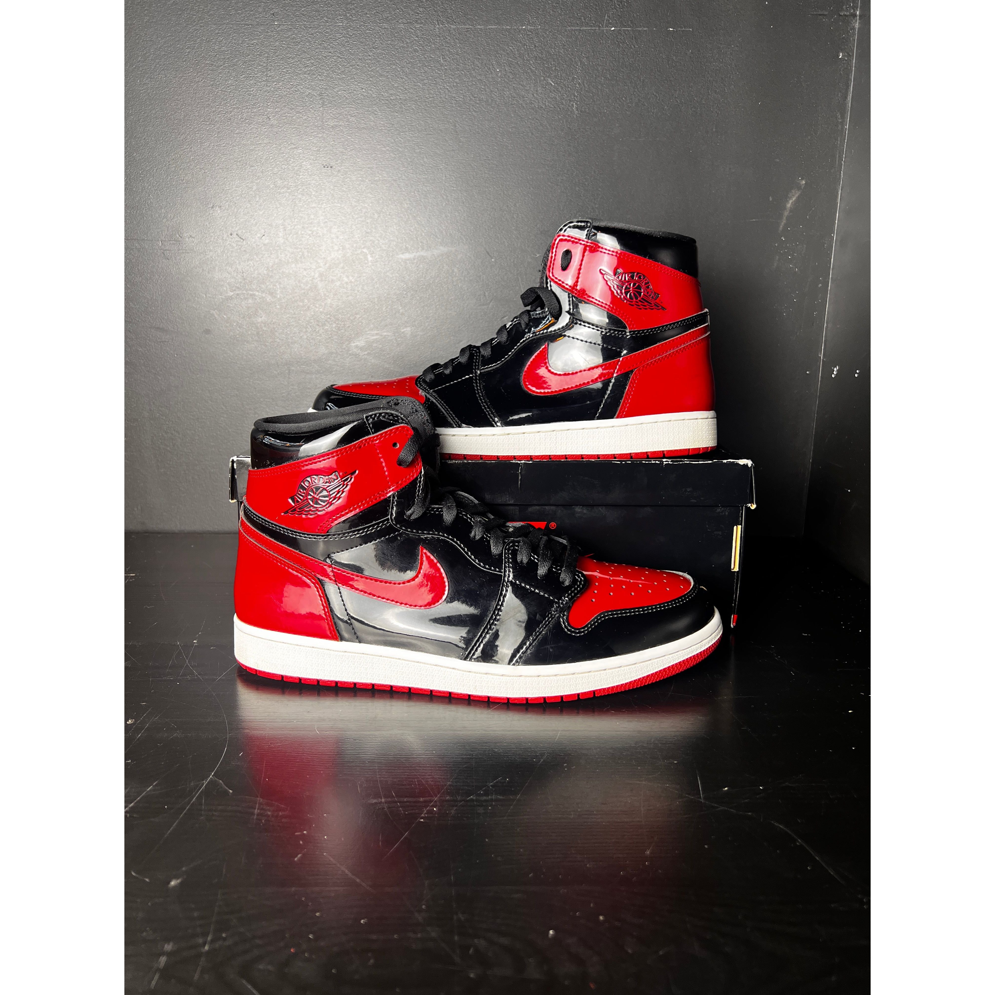 Air Jordan 1 Retro High OG "Patent Bred" **PRE-OWNED**