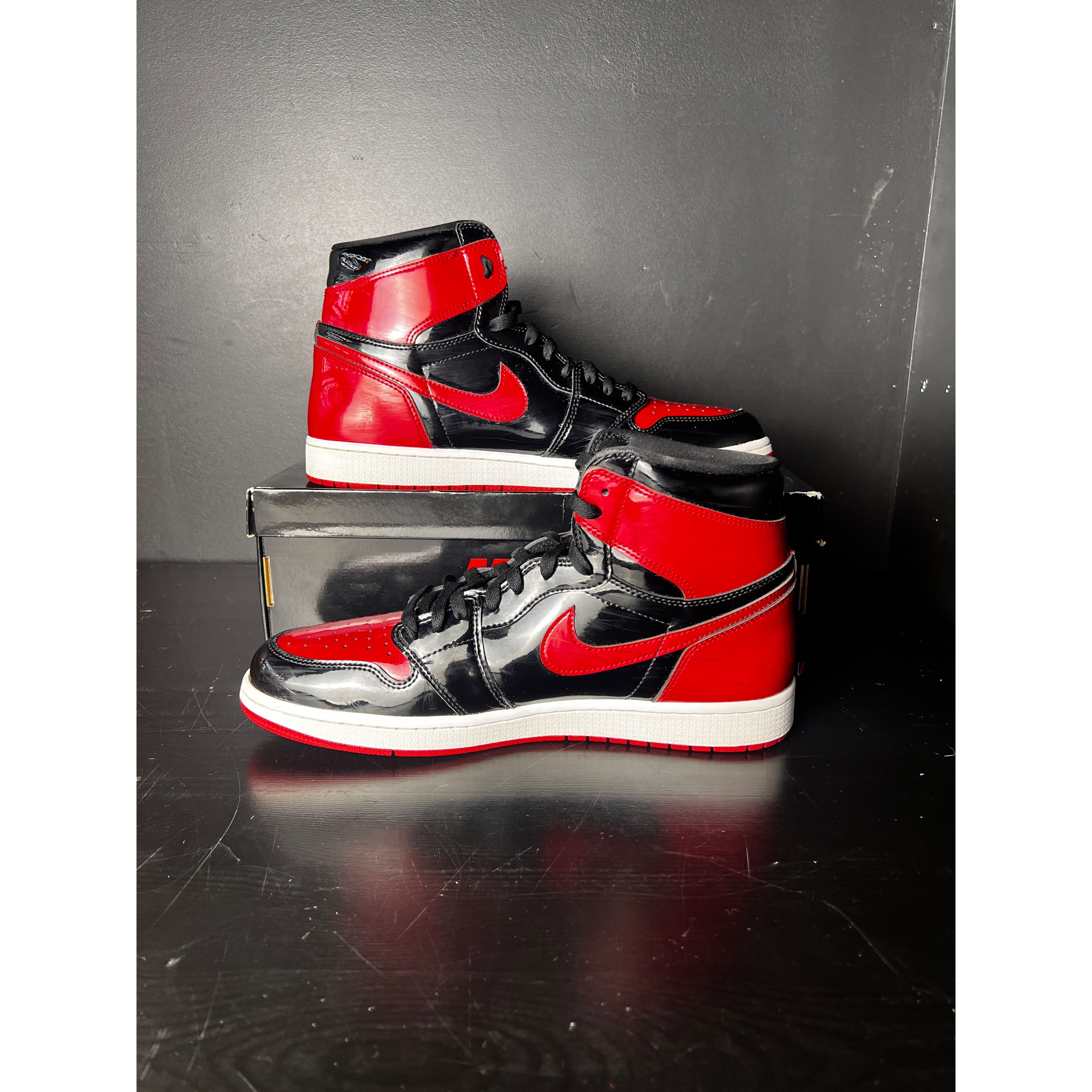 Air Jordan 1 Retro High OG "Patent Bred" **PRE-OWNED**