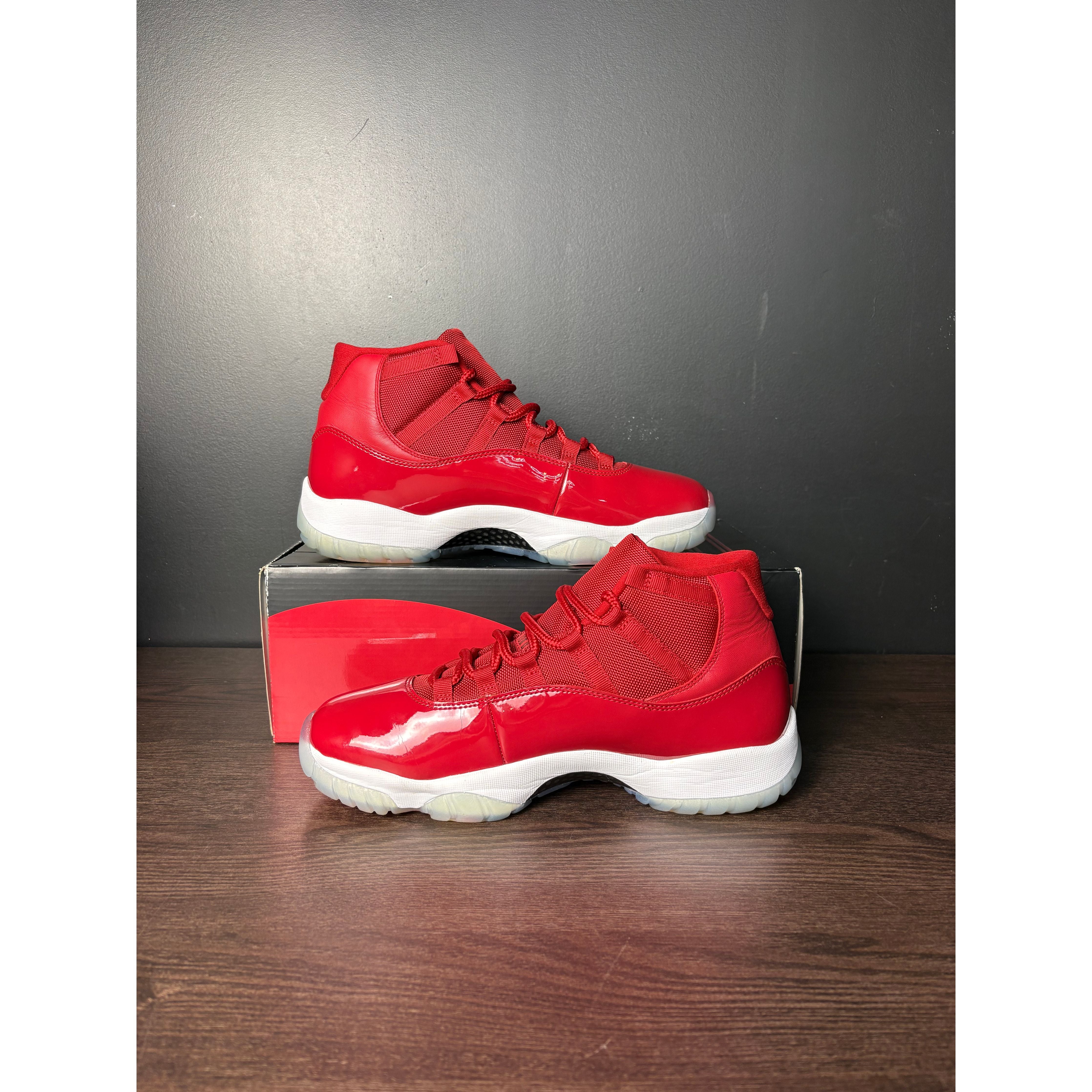 Air Jordan 11 Retro "Win Like 96" **PRE-OWNED**