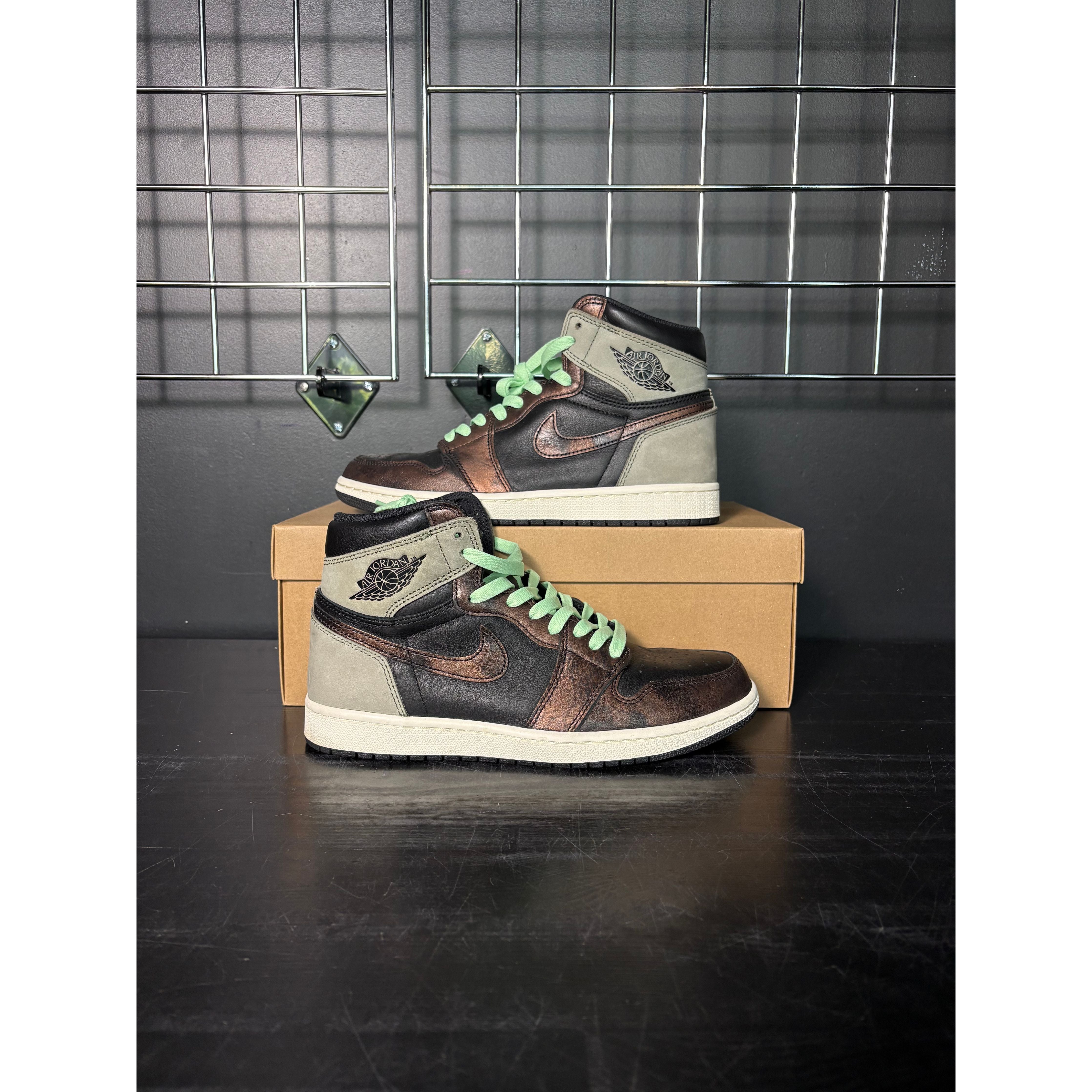Air Jordan 1 Retro High "Light Army Rust Shadow Patina" **PRE-OWNED**
