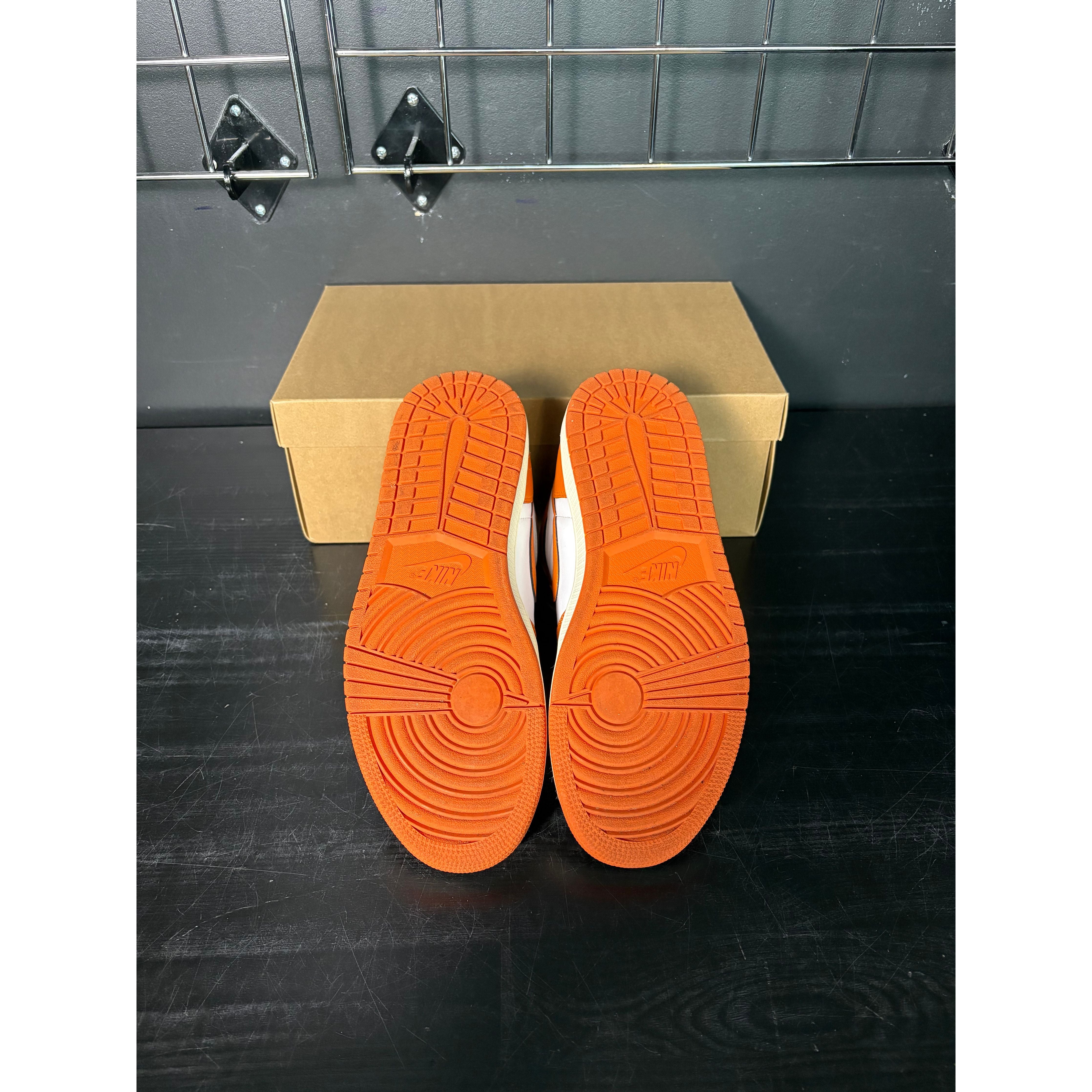 Air Jordan 1 Retro High OG "Starfish" (WMNS) **PRE-OWNED** REP. BOX