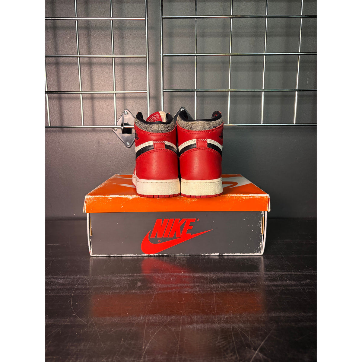Air Jordan 1 Retro High OG "Chicago Lost and Found" (GS) **PRE-OWNED**