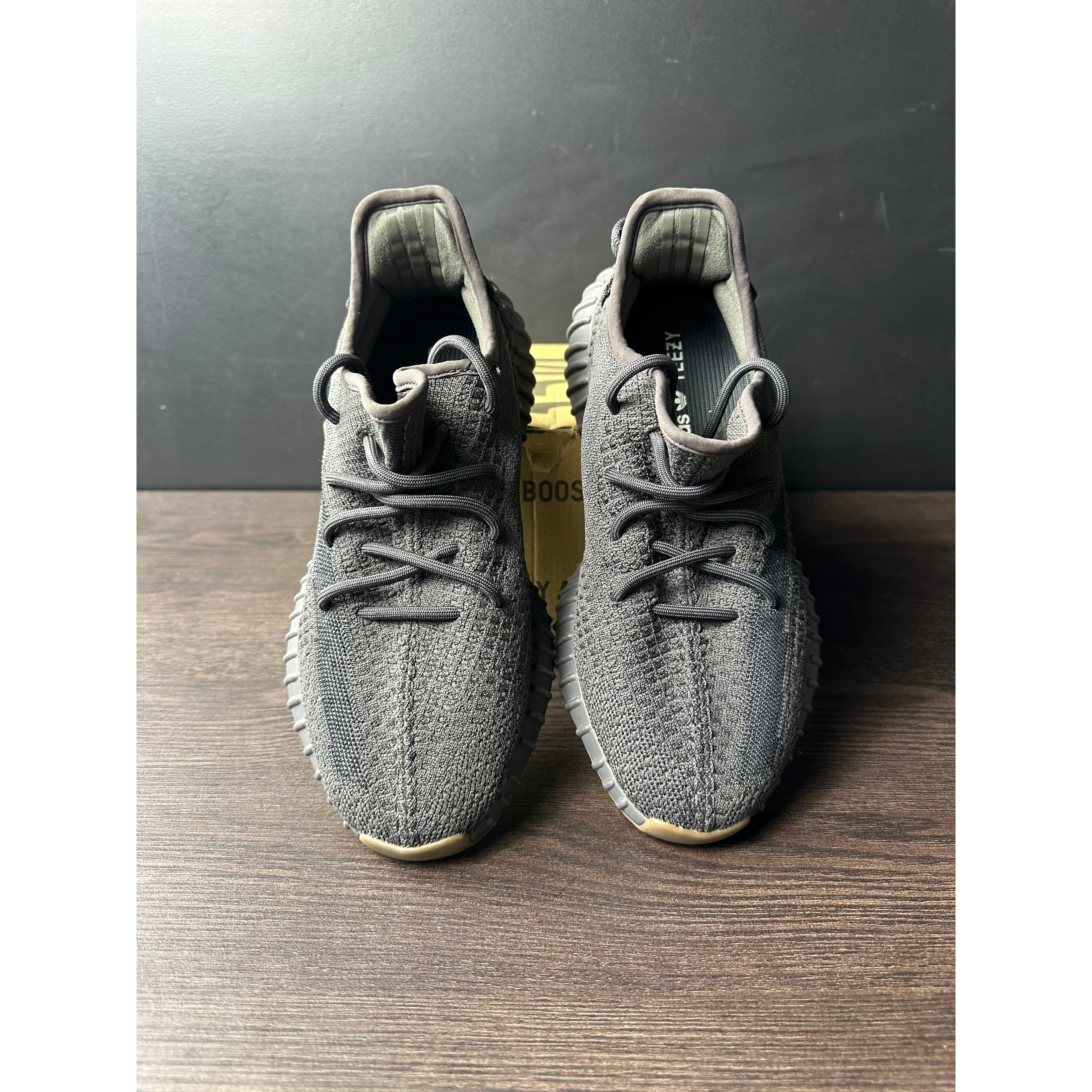 adidas Yeezy Boost 350 V2 "Cinder" **PRE-OWNED**