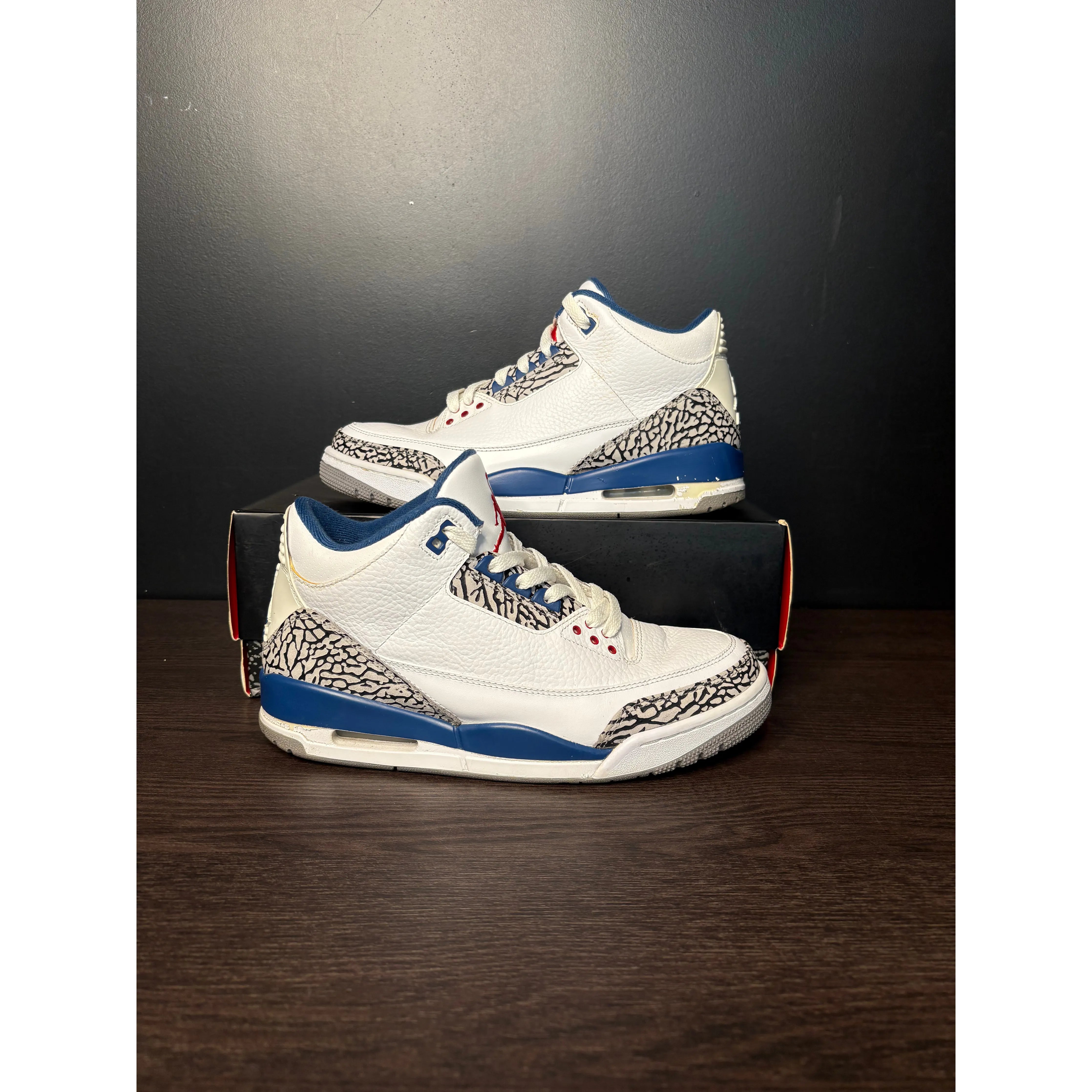 Air Jordan 3 Retro "True Blue" (2011) **PRE-OWNED**