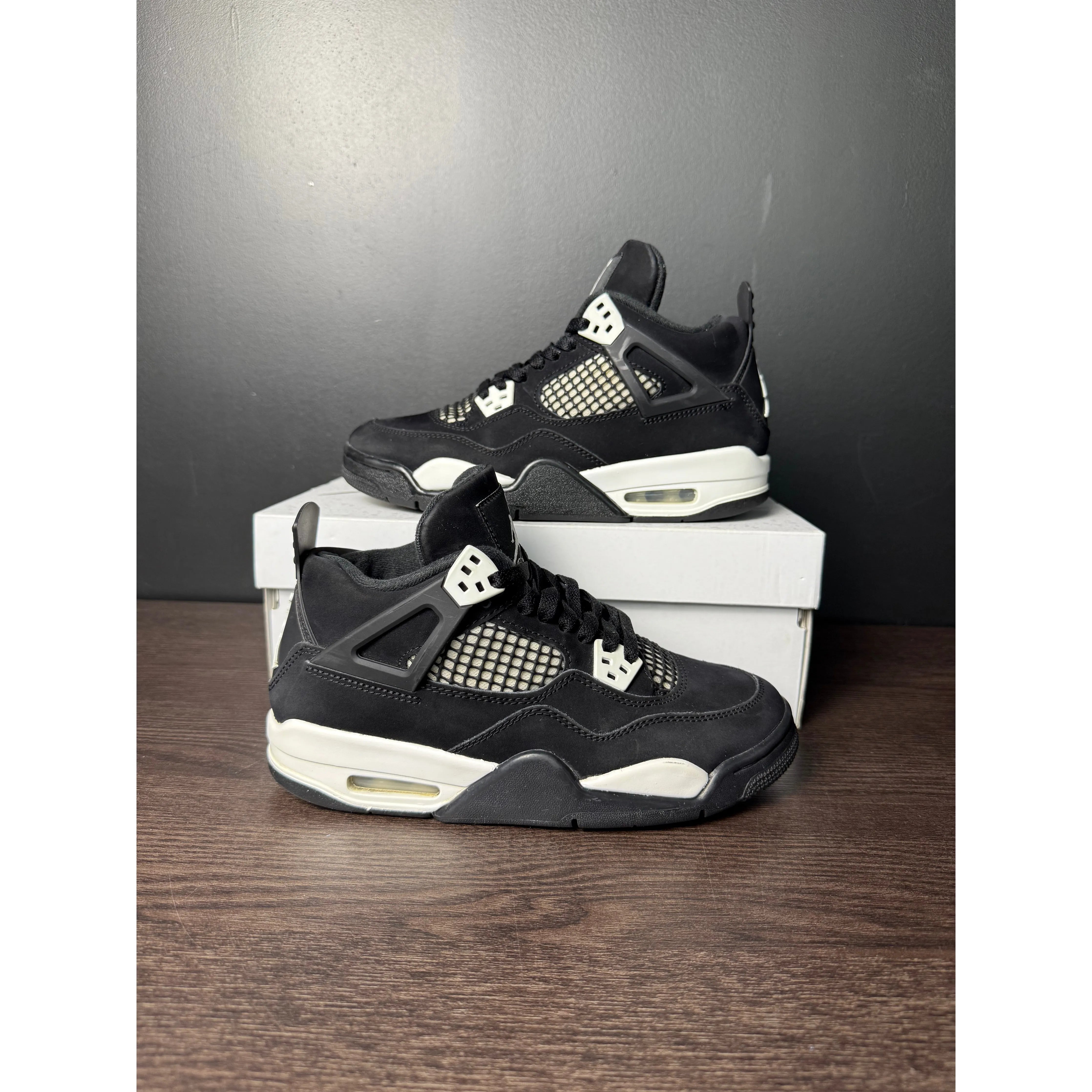 Air Jordan 4 Retro "White Thunder" (GS) **PRE-OWNED**