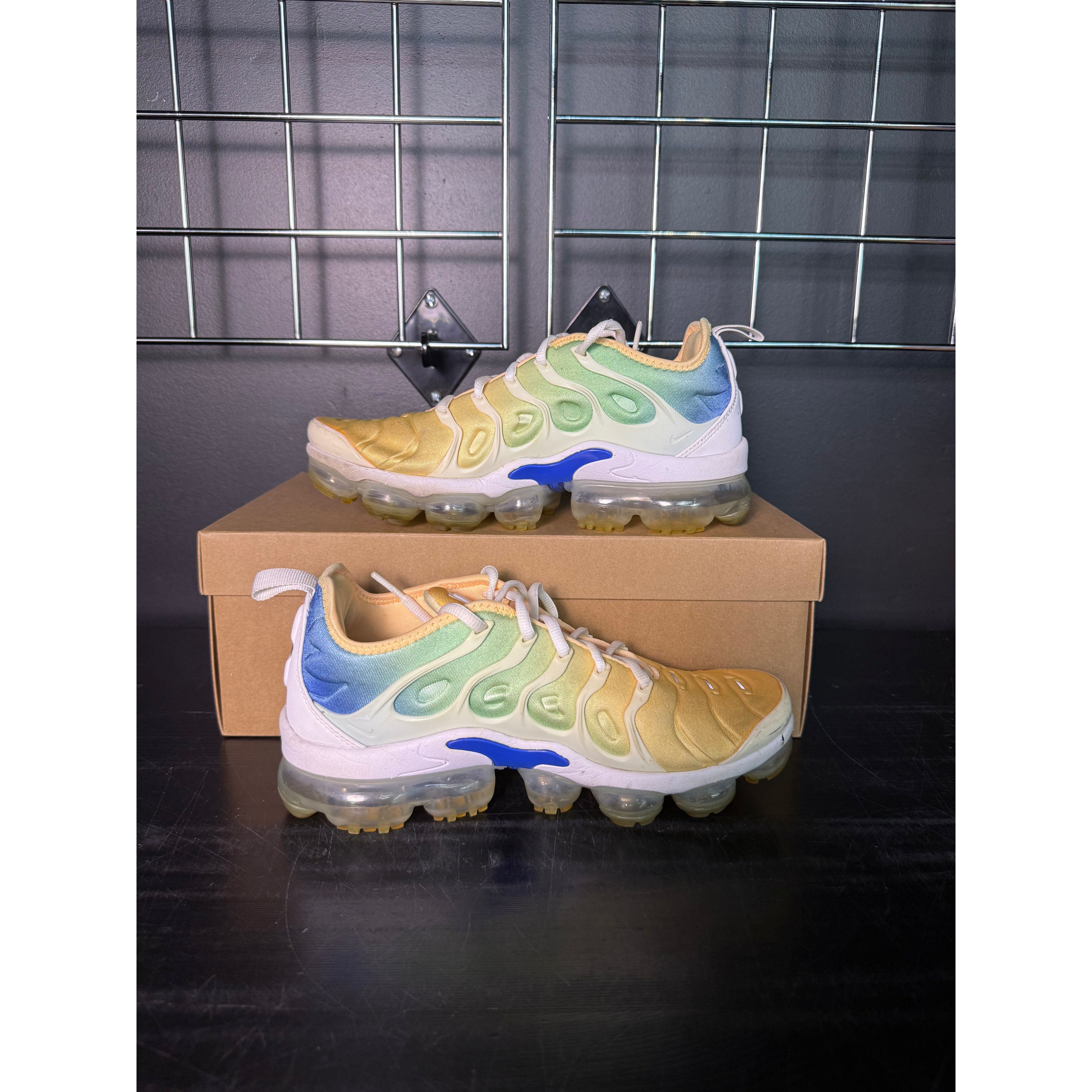 Nike Air VaporMax Plus "Light Menta" (WMNS) **PRE-OWNED**